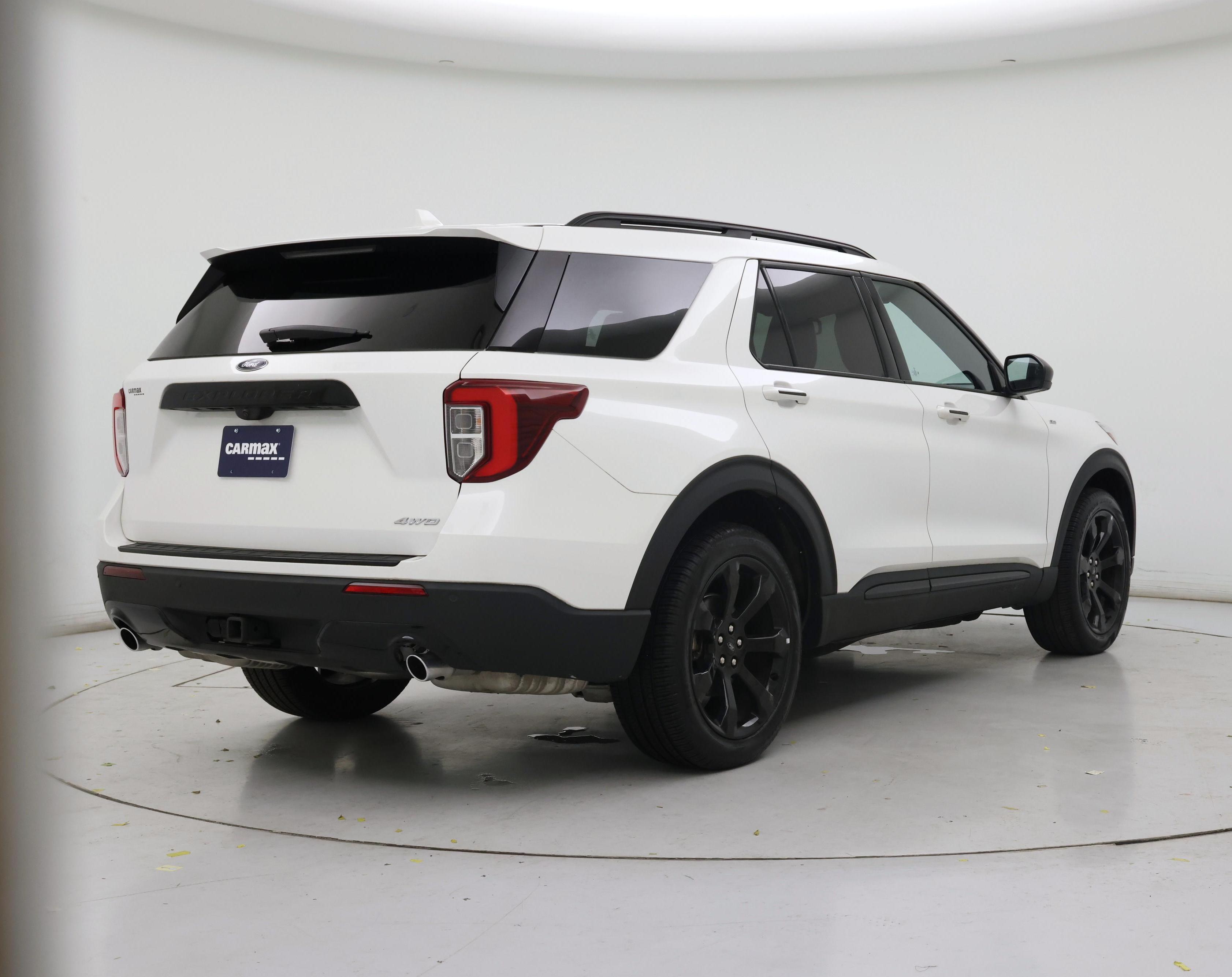 Thumbnail: 2023 Ford Explorer - 8