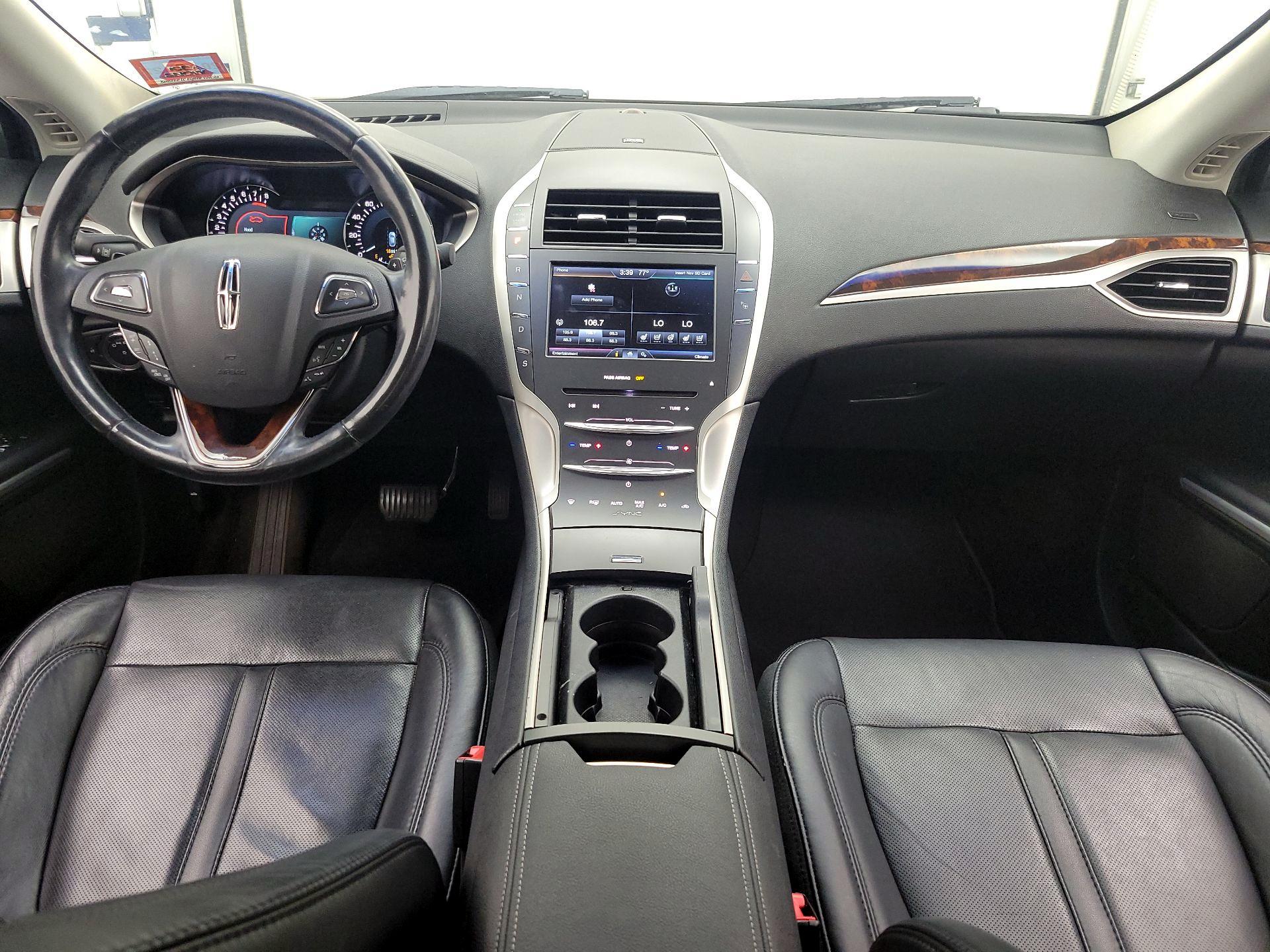 Thumbnail: 2015 Lincoln MKZ - 9