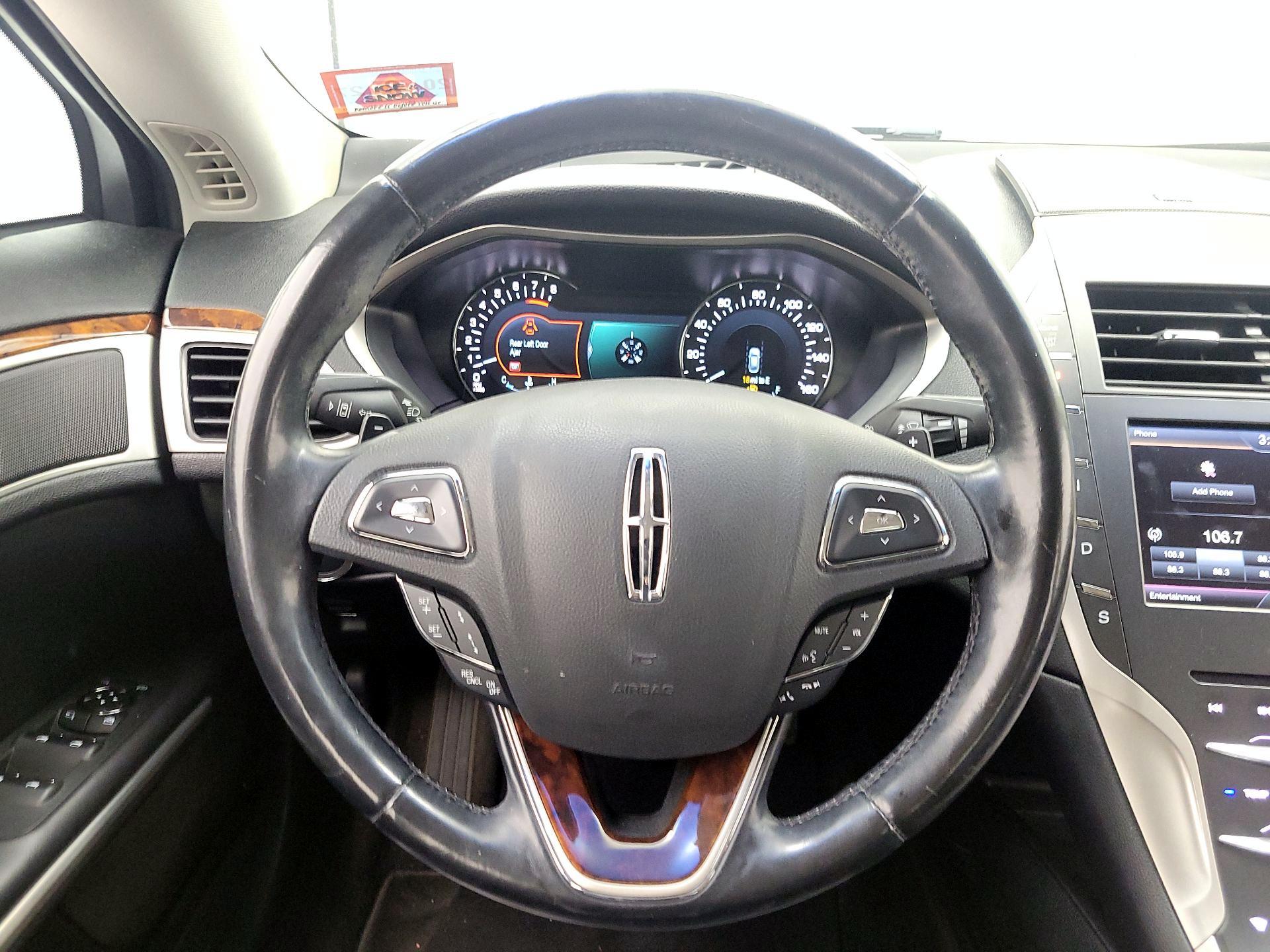 Thumbnail: 2015 Lincoln MKZ - 10