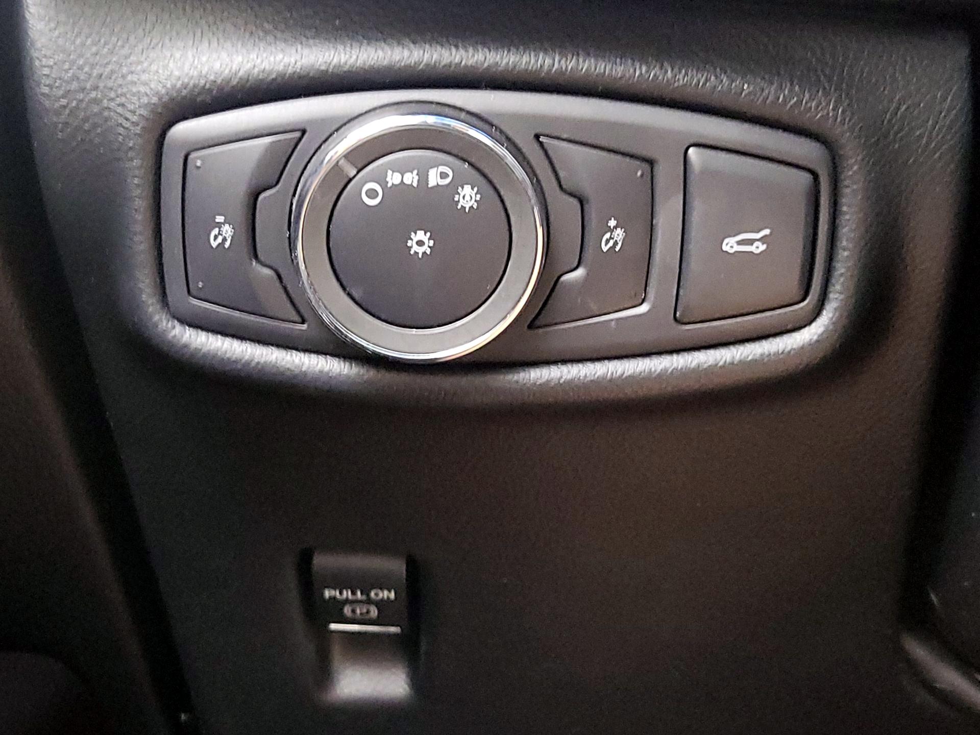 Thumbnail: 2015 Lincoln MKZ - 13