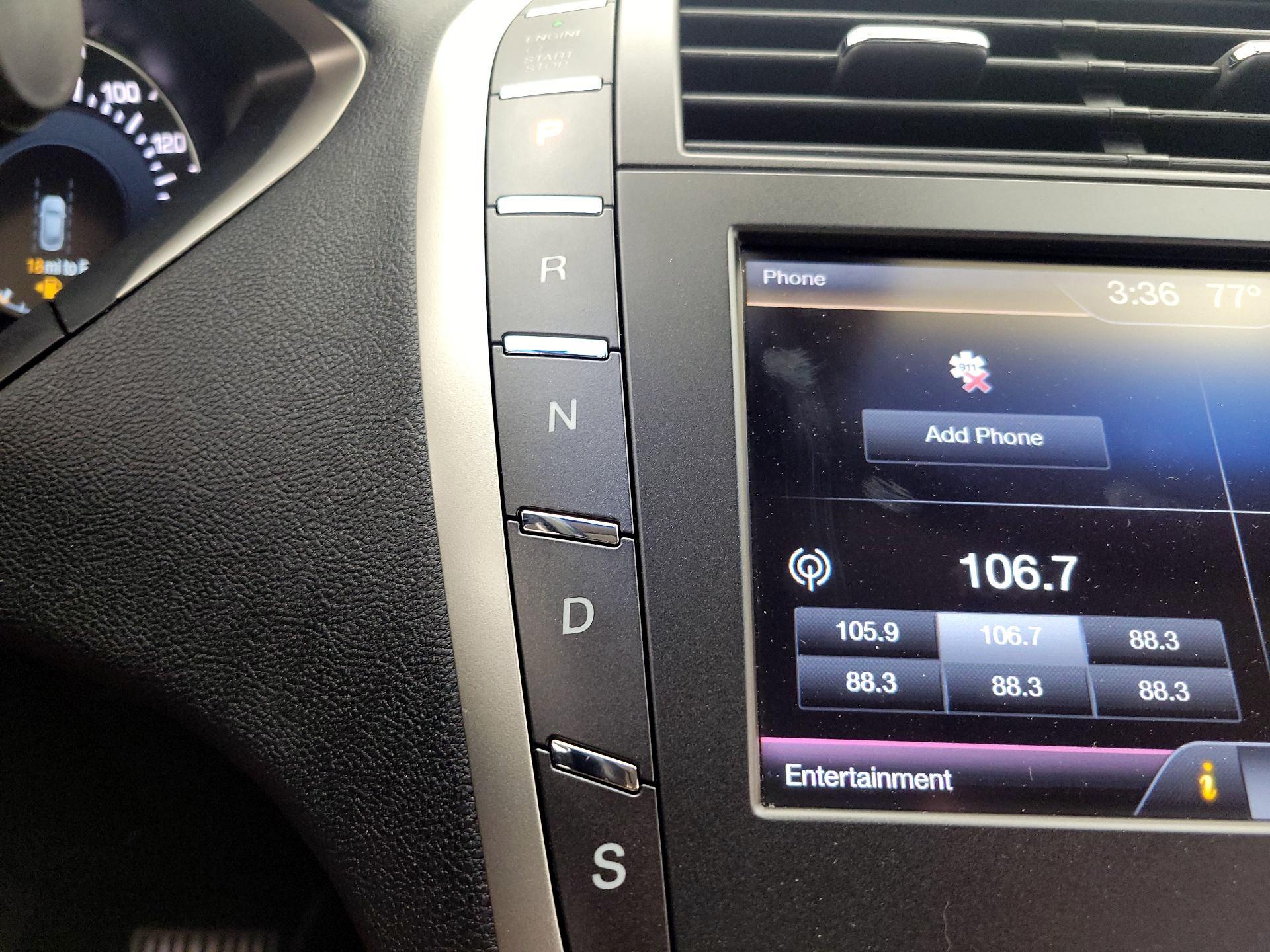 Thumbnail: 2015 Lincoln MKZ - 17