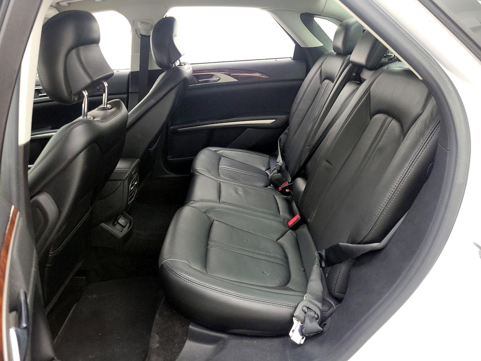 Thumbnail: 2015 Lincoln MKZ - 19