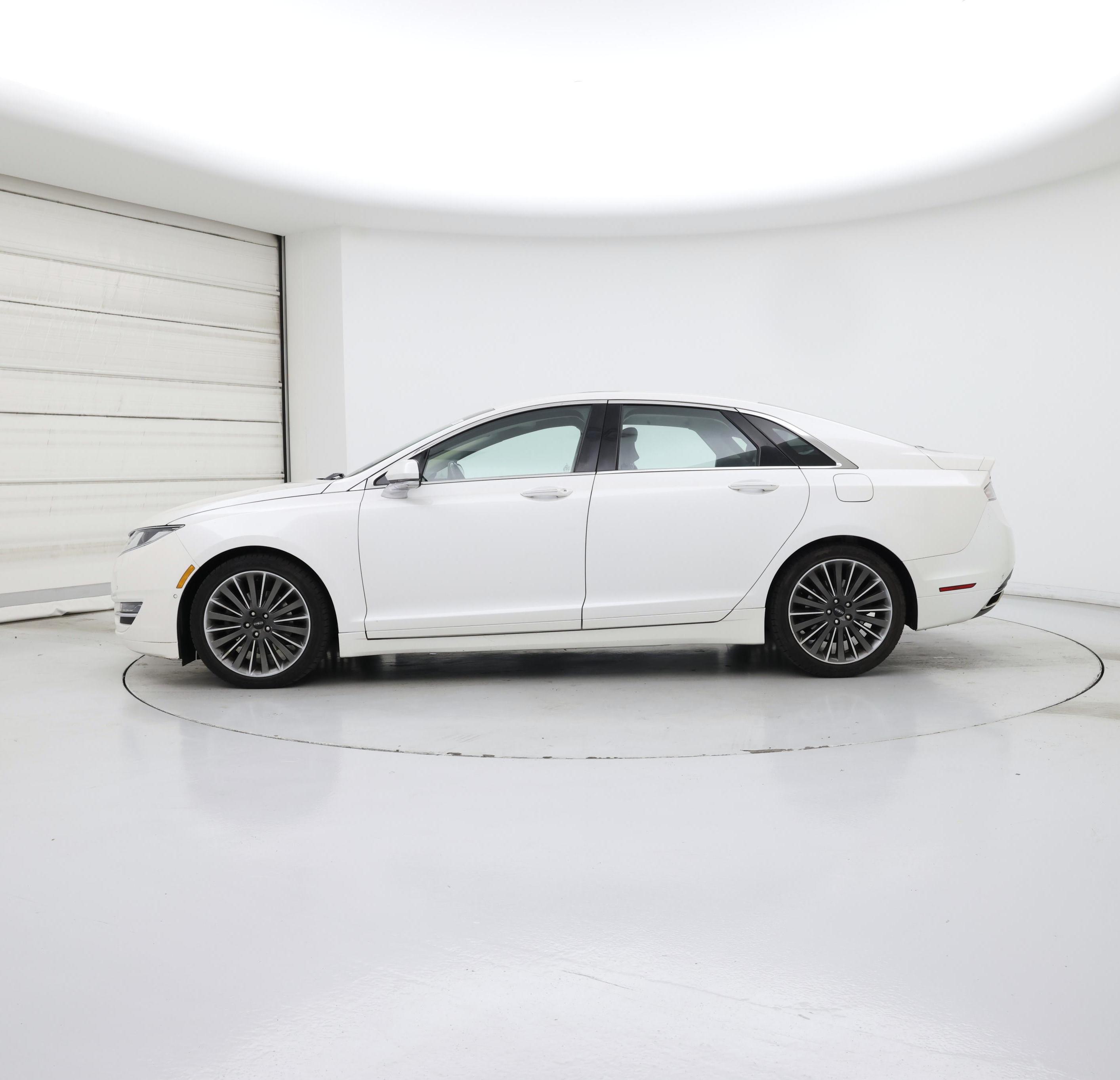 Thumbnail: 2015 Lincoln MKZ - 3