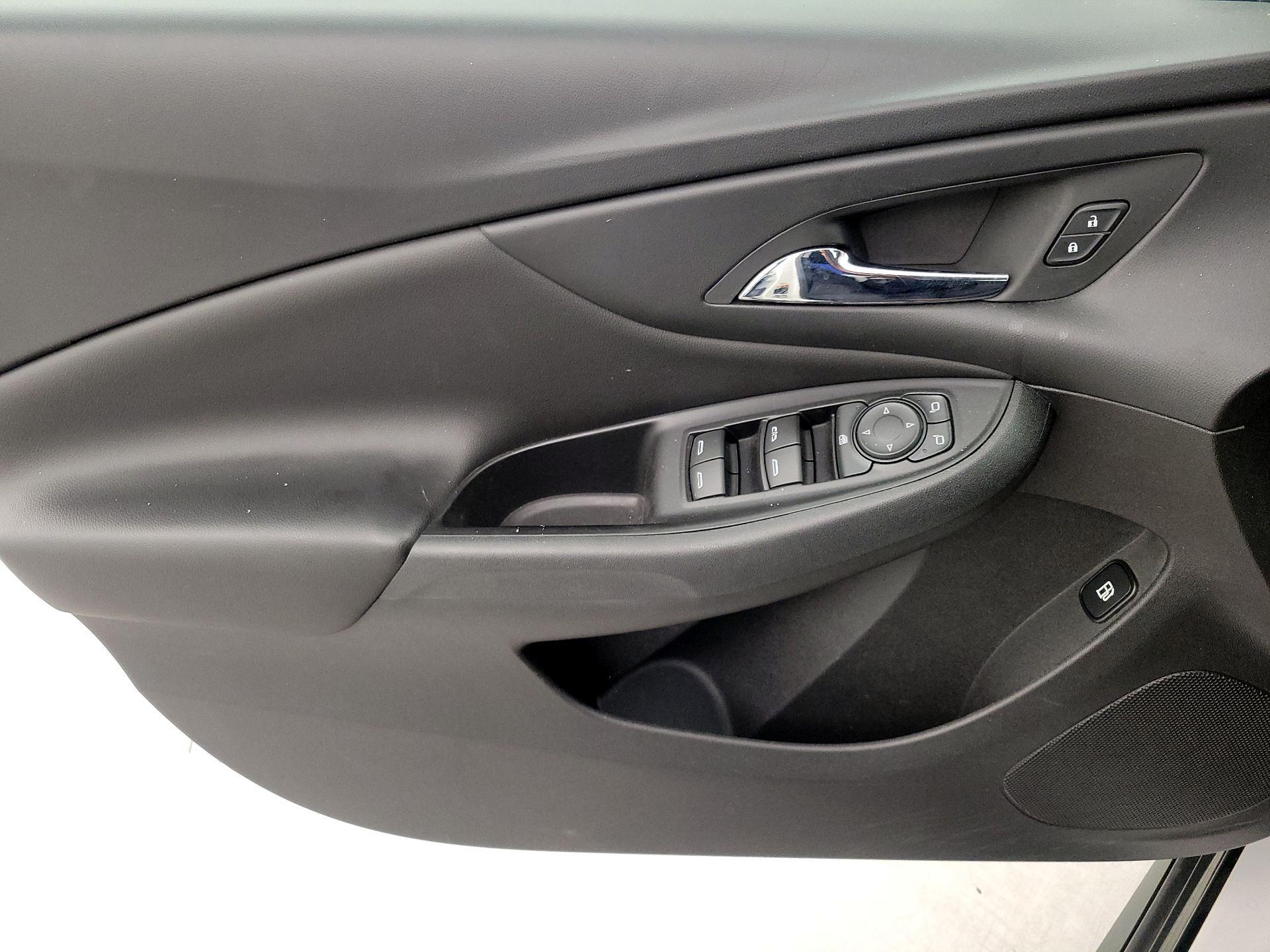 Thumbnail: 2017 Chevrolet Volt - 12