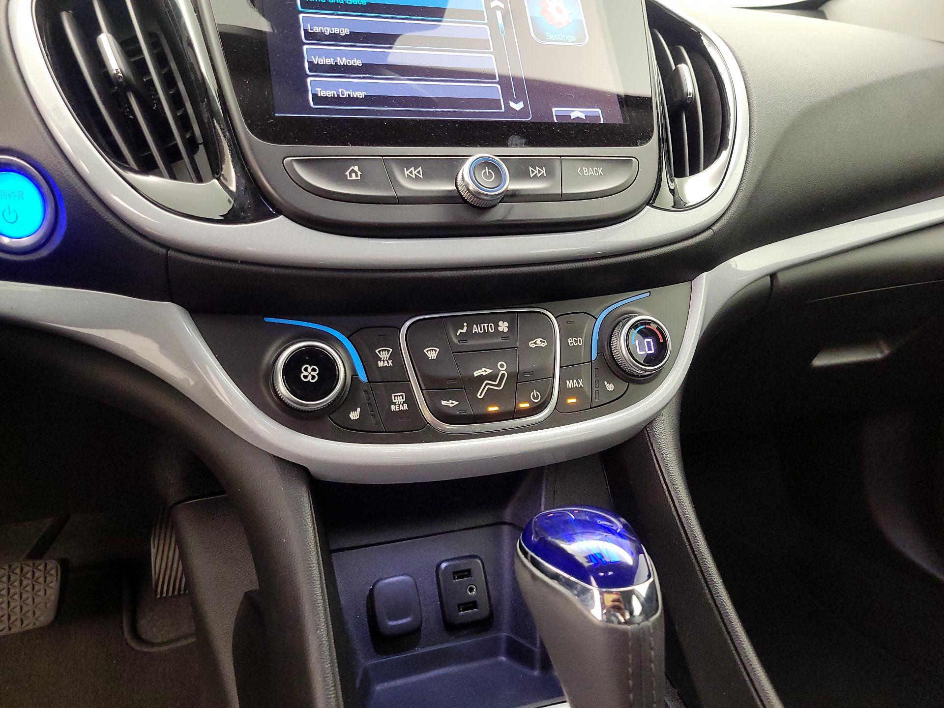 Thumbnail: 2017 Chevrolet Volt - 16