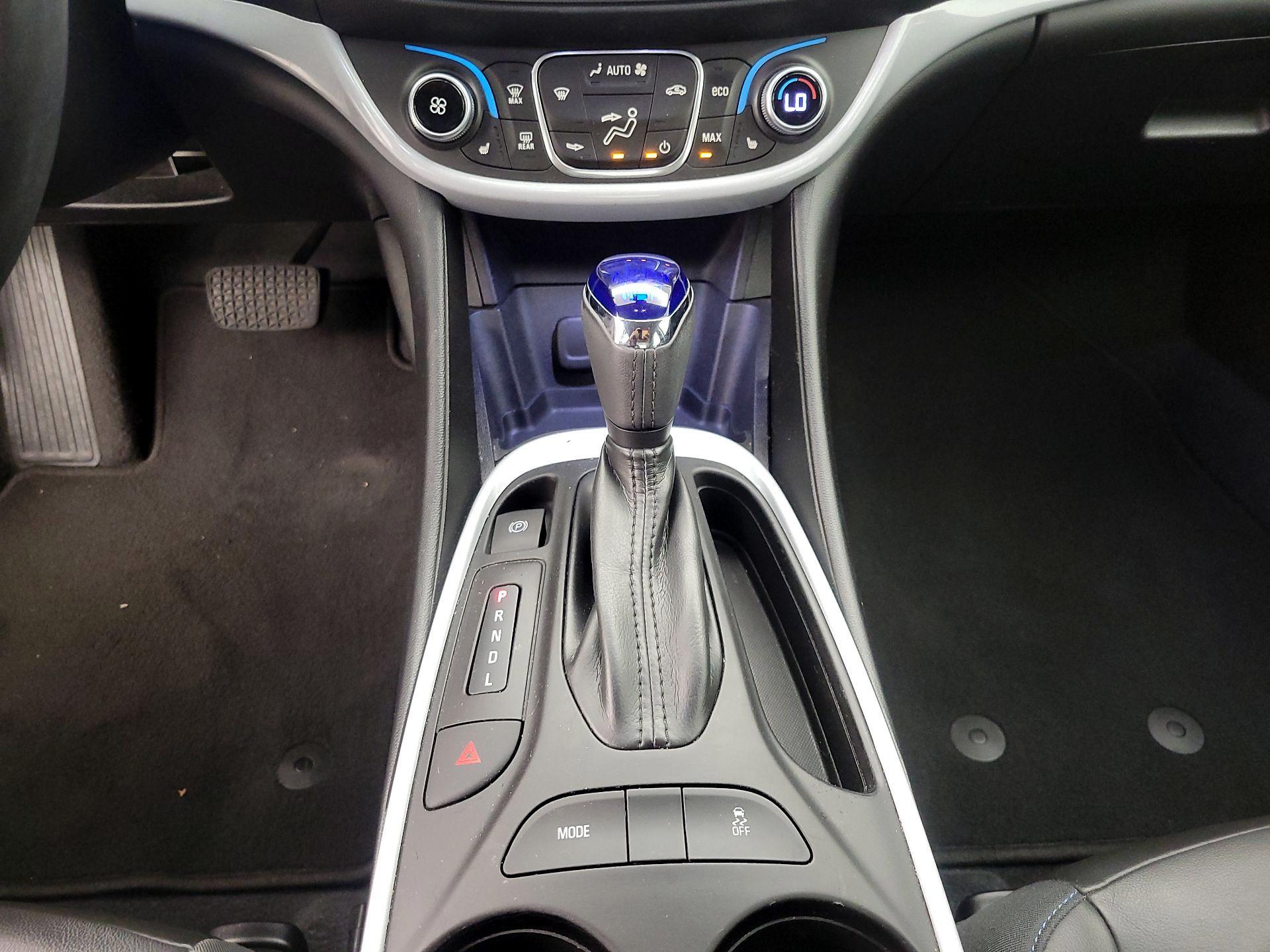 Thumbnail: 2017 Chevrolet Volt - 17
