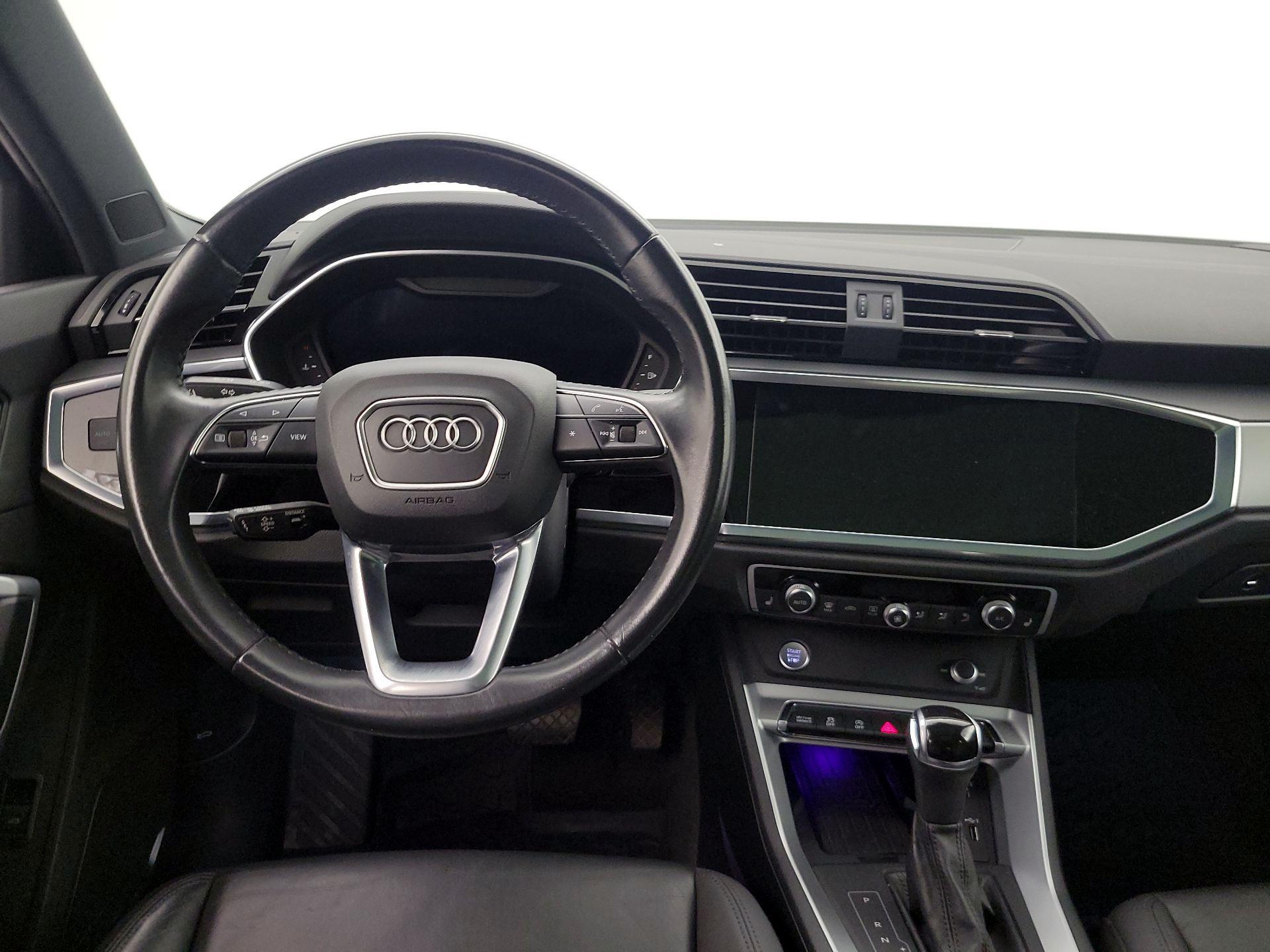 Thumbnail: 2020 Audi Q3 - 10