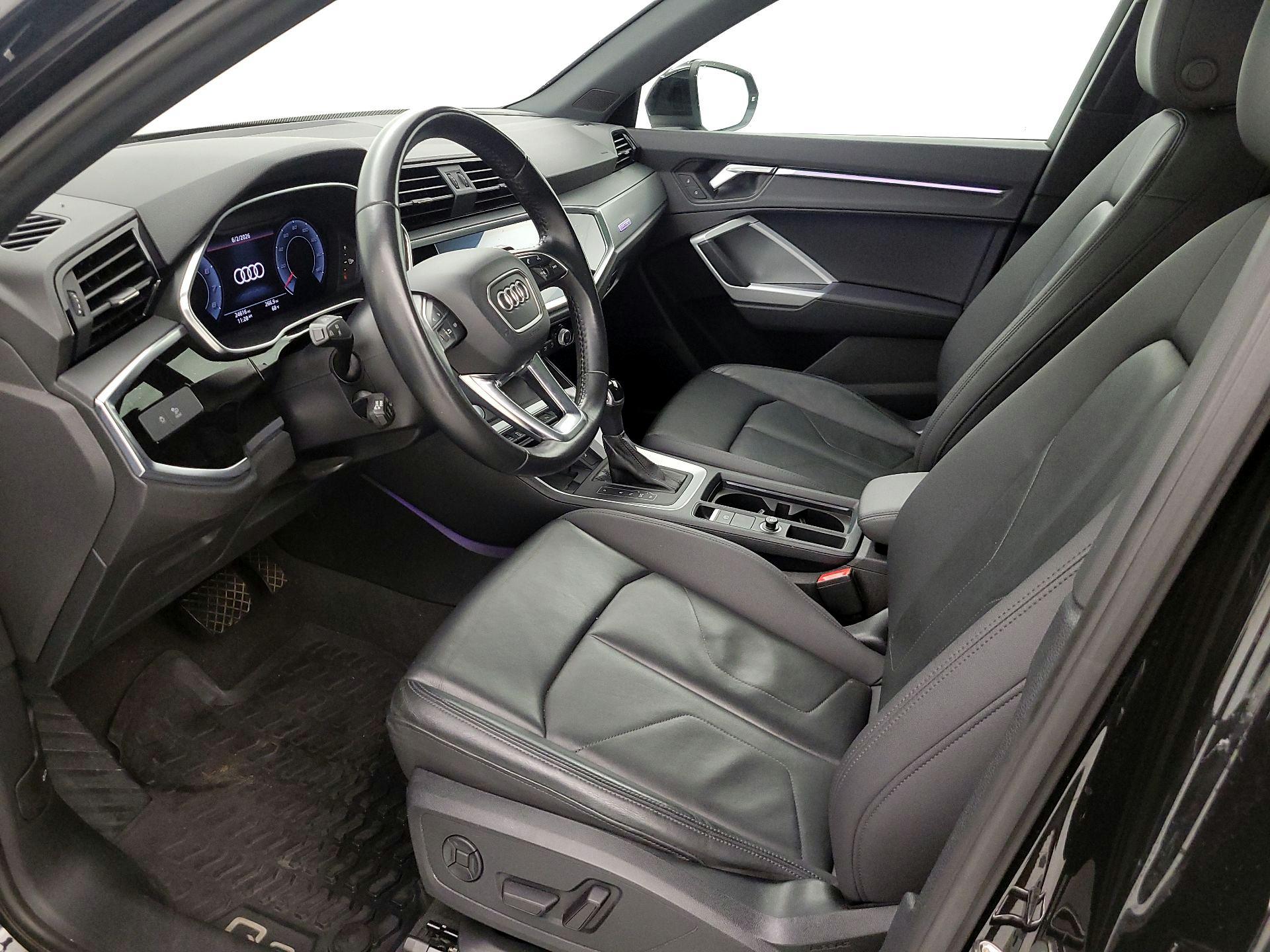 Thumbnail: 2020 Audi Q3 - 11