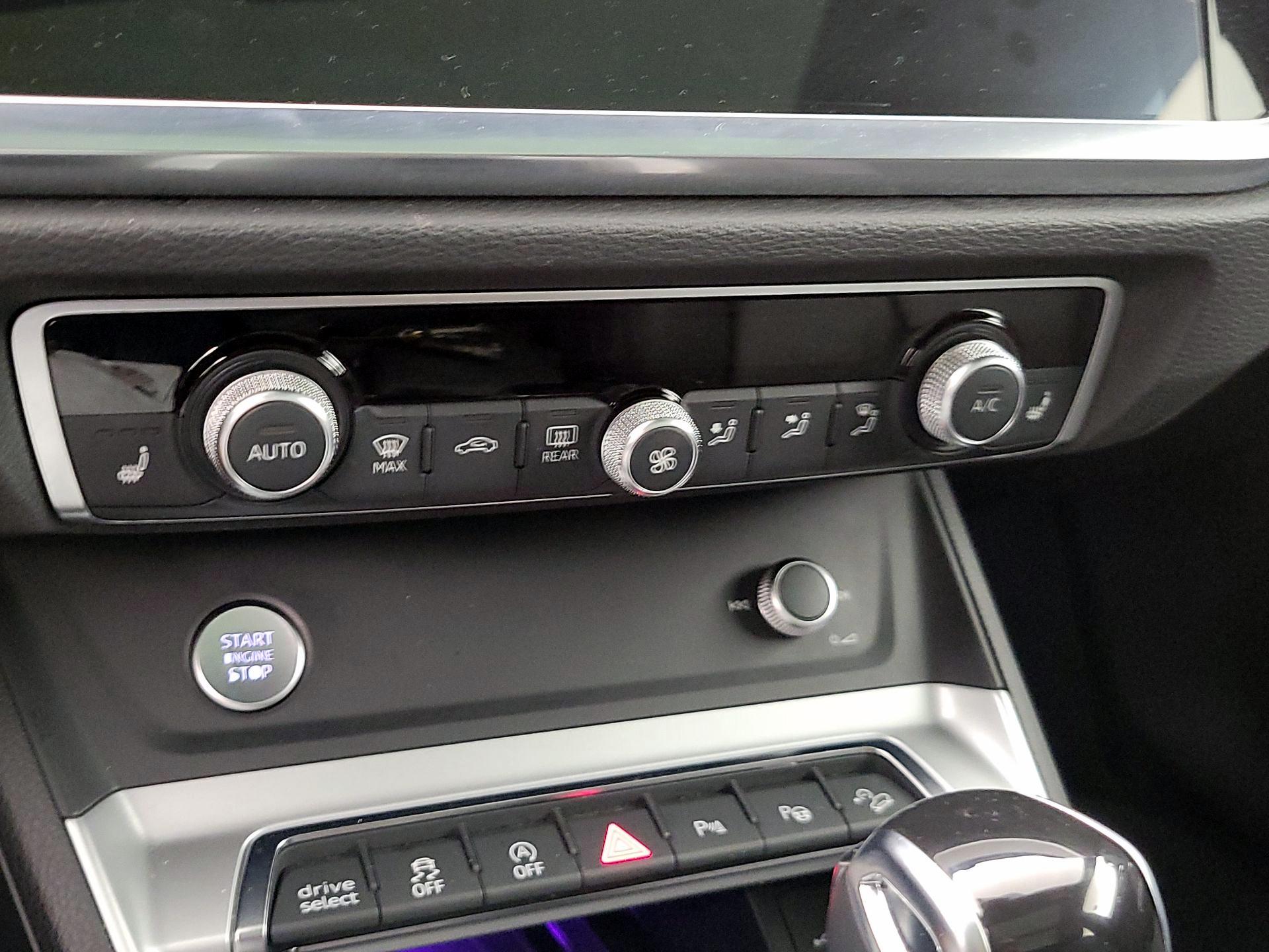 Thumbnail: 2020 Audi Q3 - 17