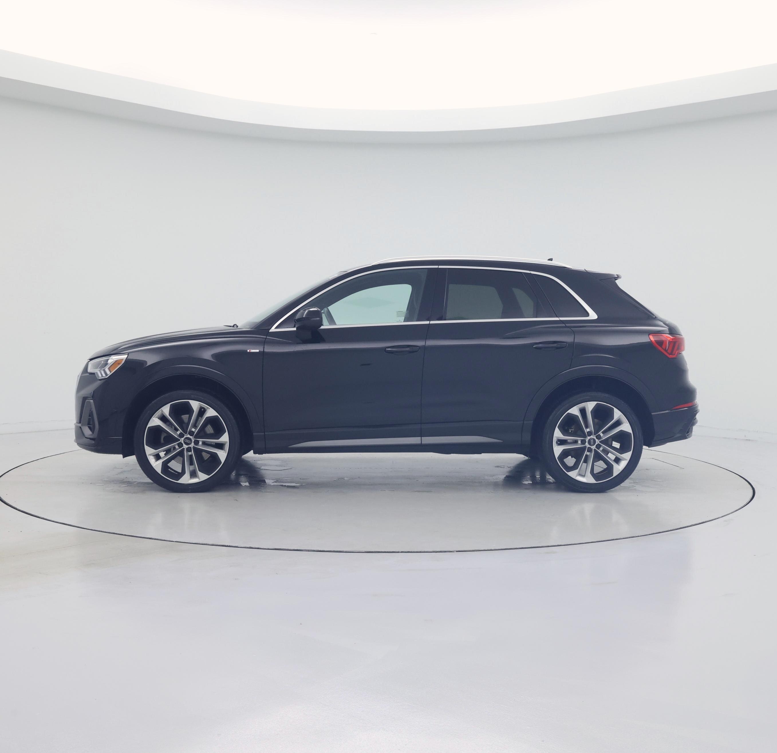 Thumbnail: 2020 Audi Q3 - 3
