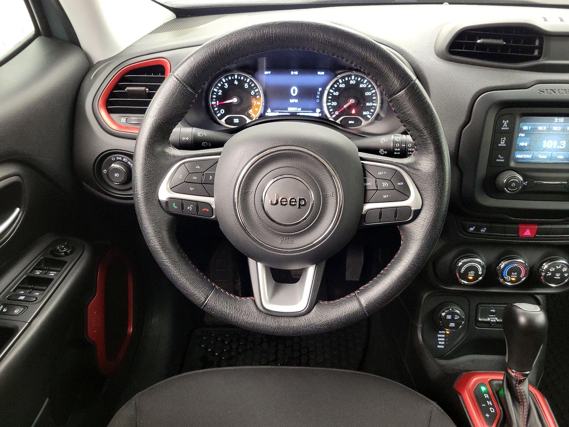 Thumbnail: 2016 Jeep Renegade - 10
