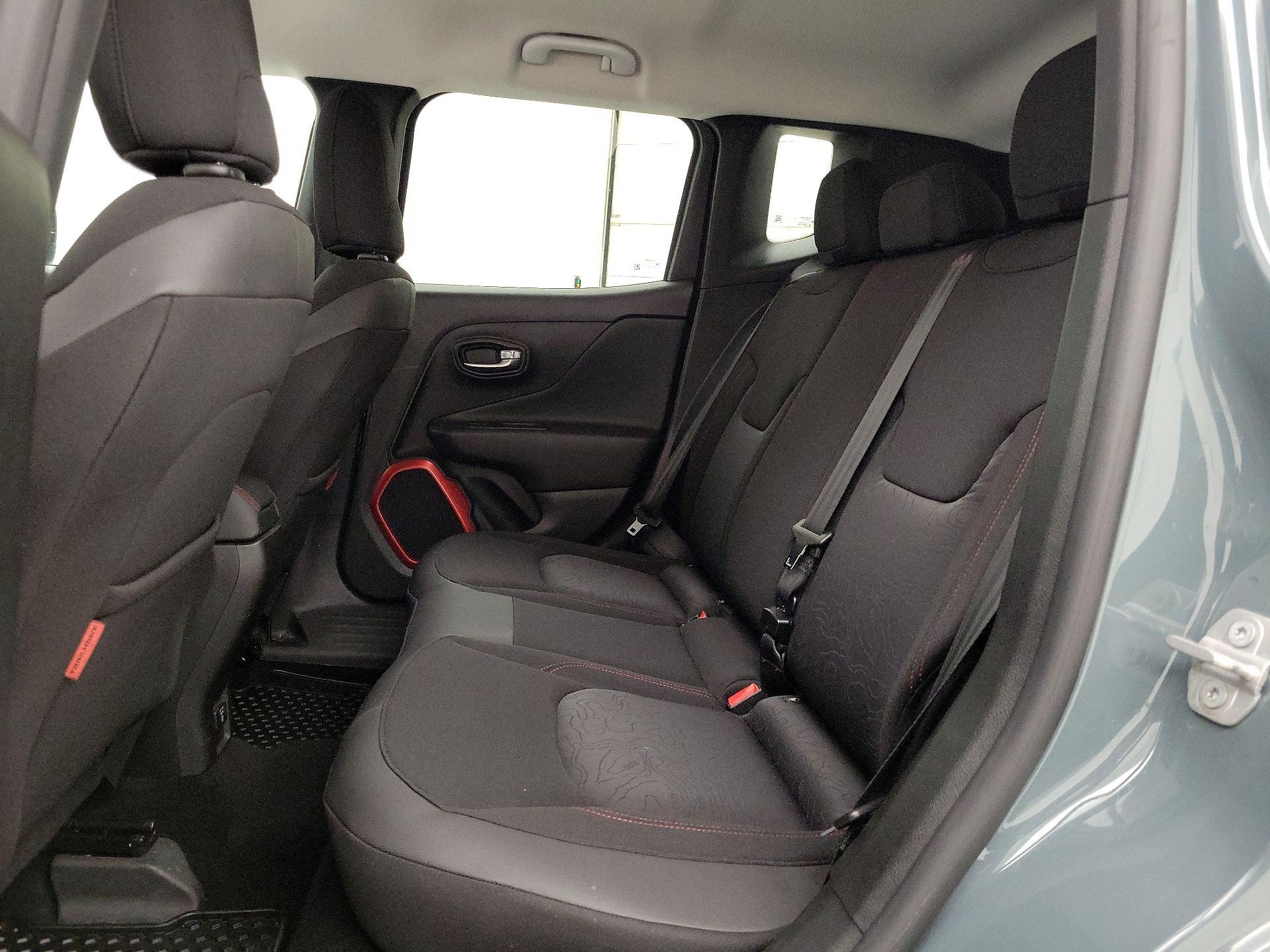 Thumbnail: 2016 Jeep Renegade - 19