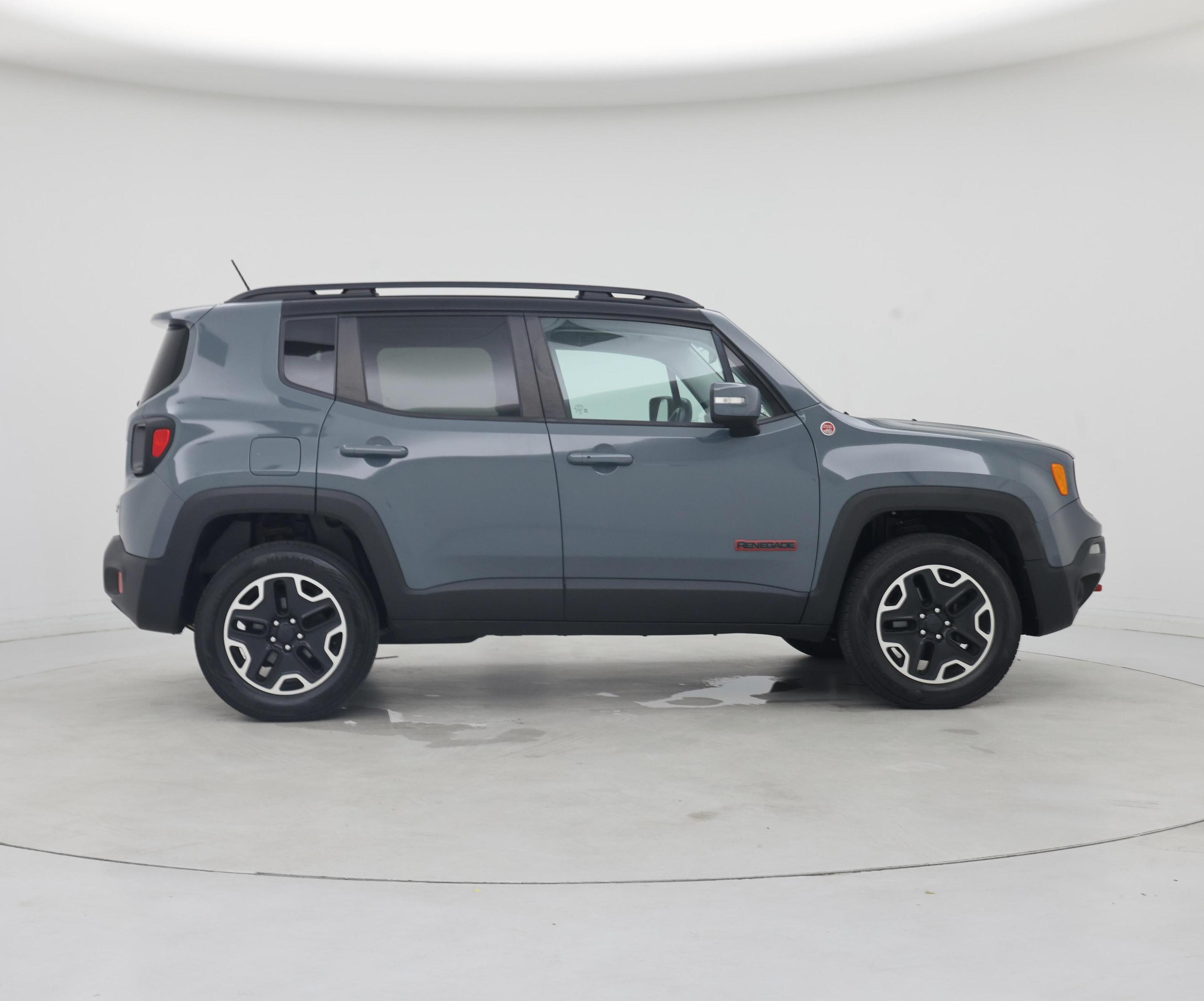 Thumbnail: 2016 Jeep Renegade - 7