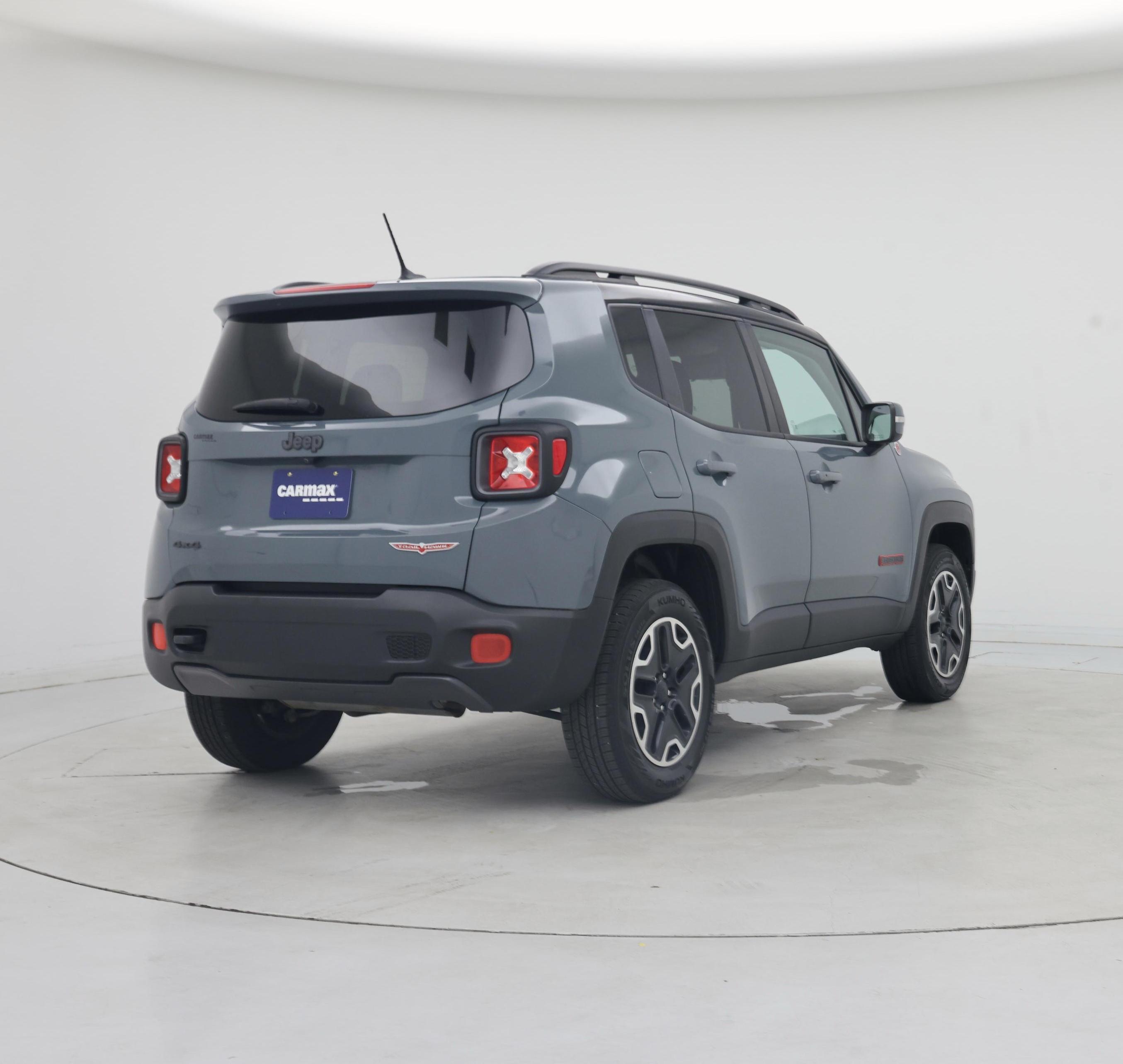Thumbnail: 2016 Jeep Renegade - 8
