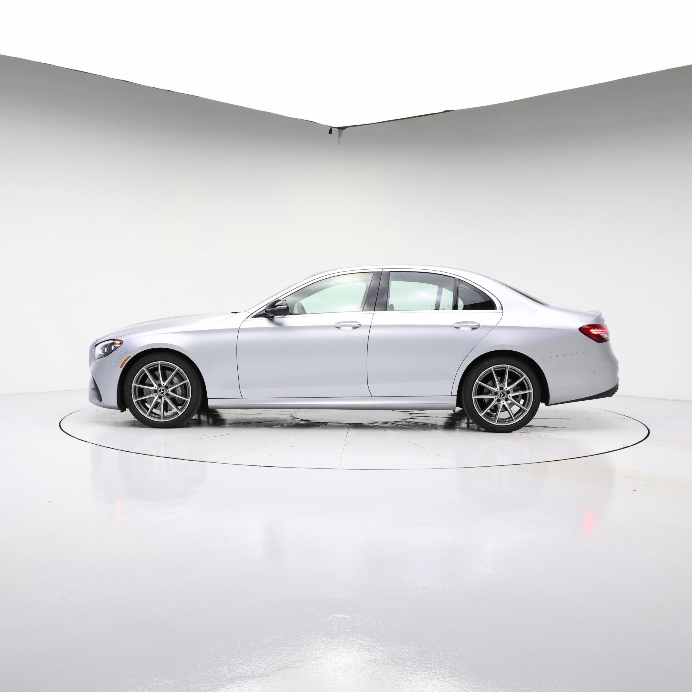 Thumbnail: 2021 Mercedes-Benz E-Class - 3