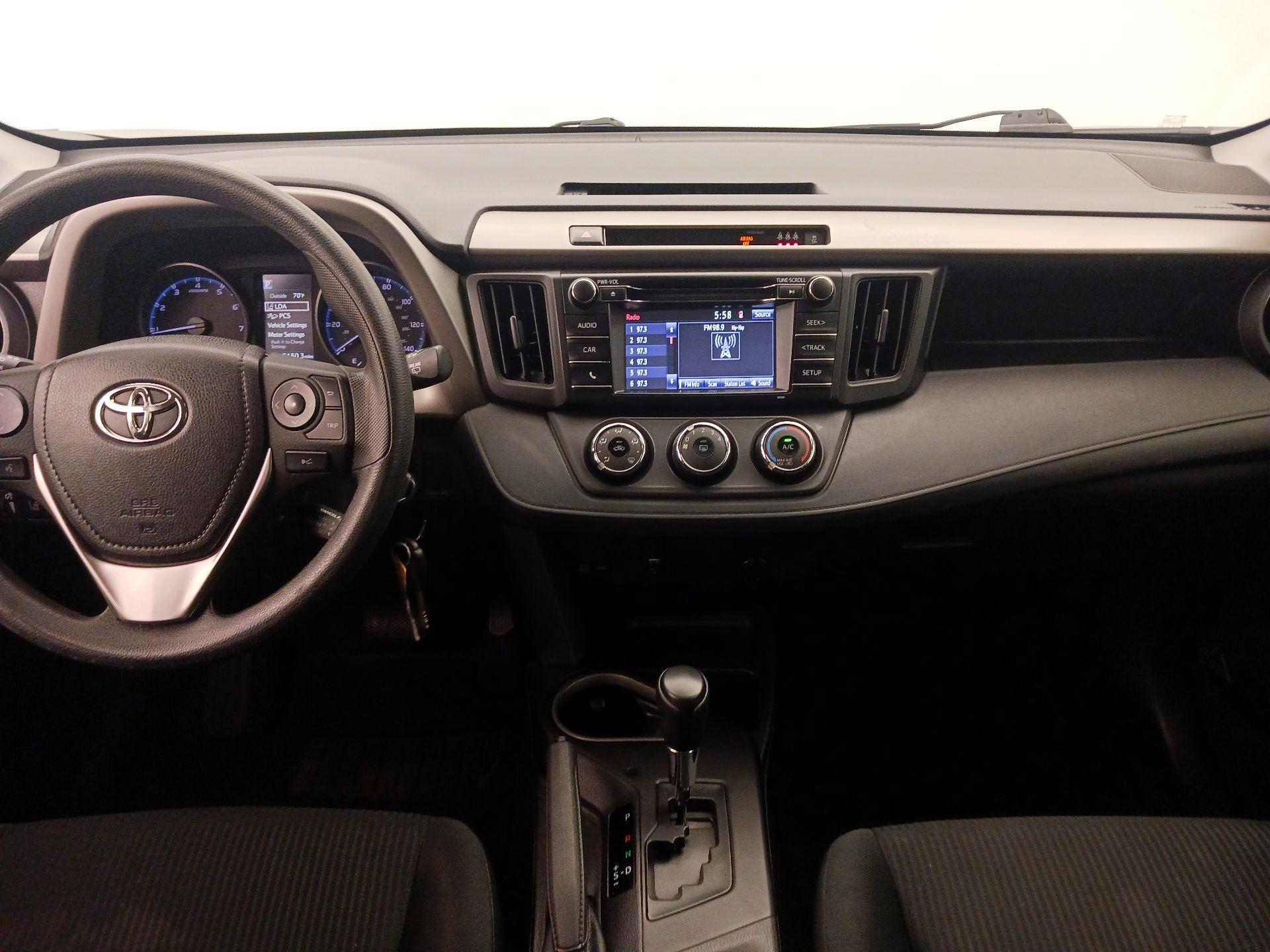 Thumbnail: 2018 Toyota RAV4 - 9
