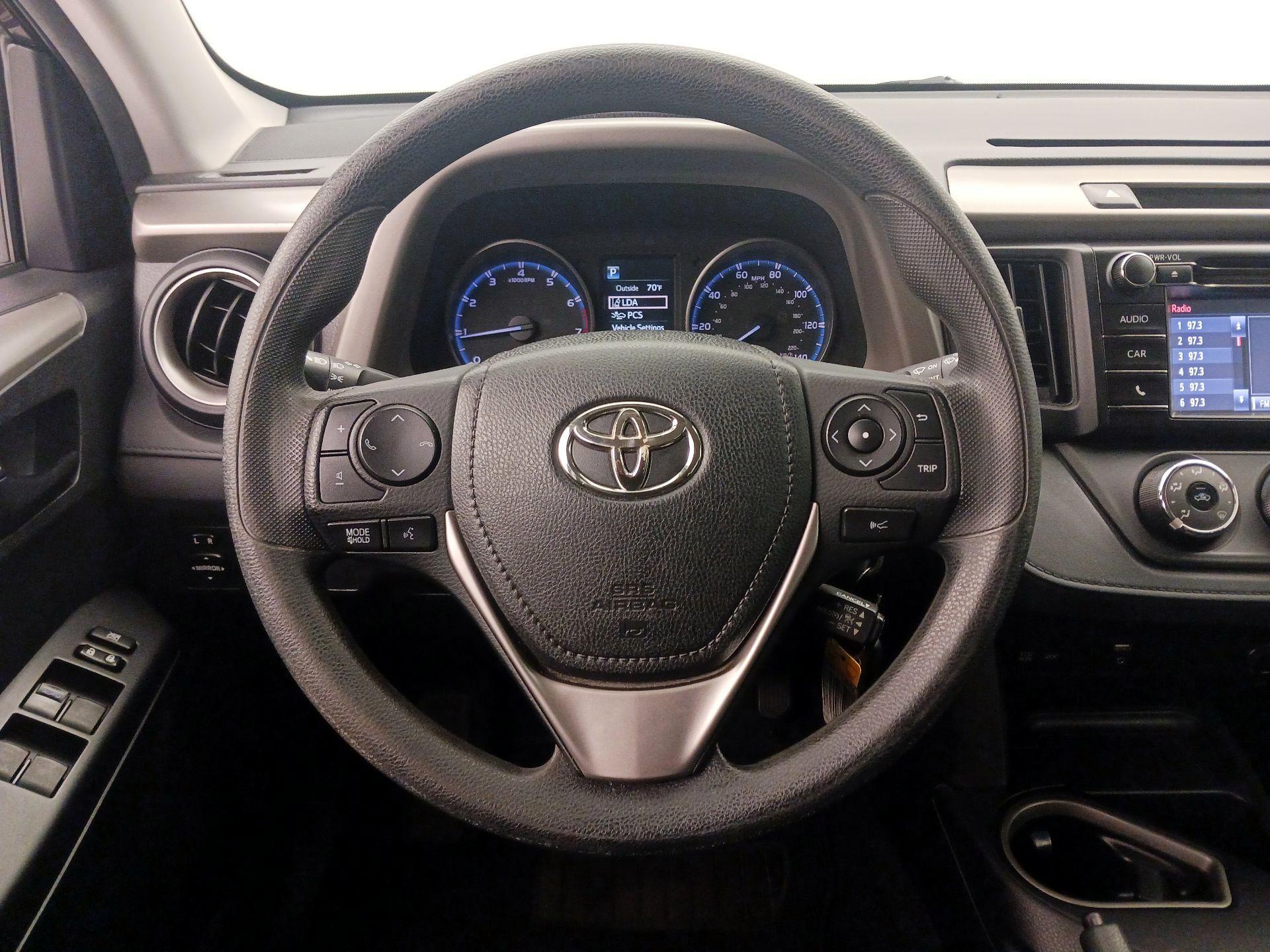 Thumbnail: 2018 Toyota RAV4 - 10
