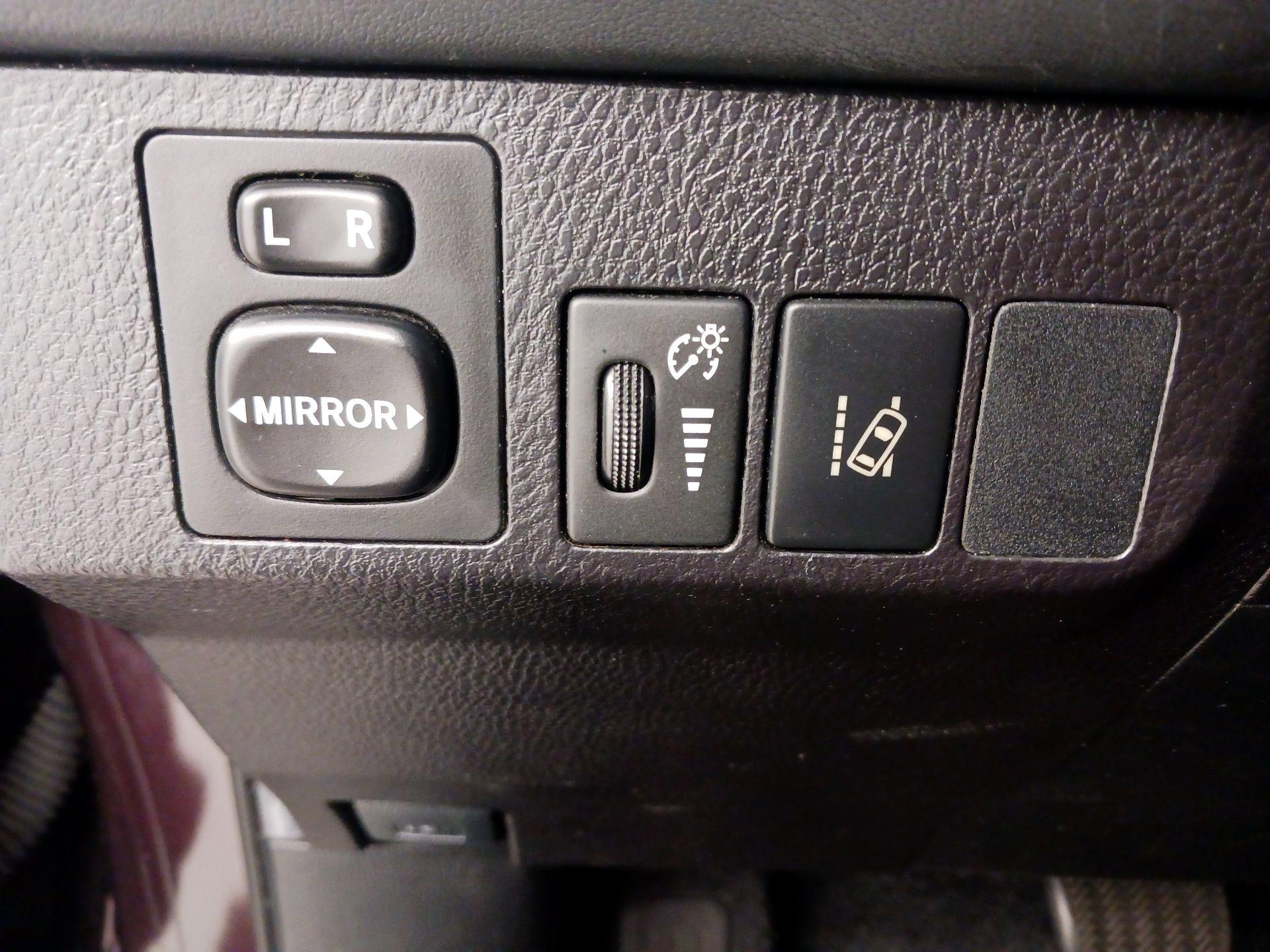 Thumbnail: 2018 Toyota RAV4 - 13