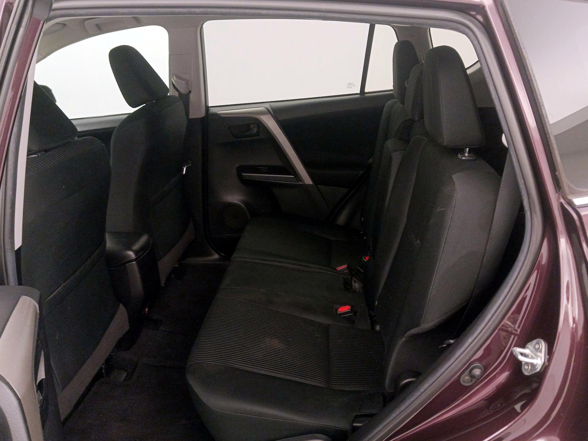 Thumbnail: 2018 Toyota RAV4 - 19