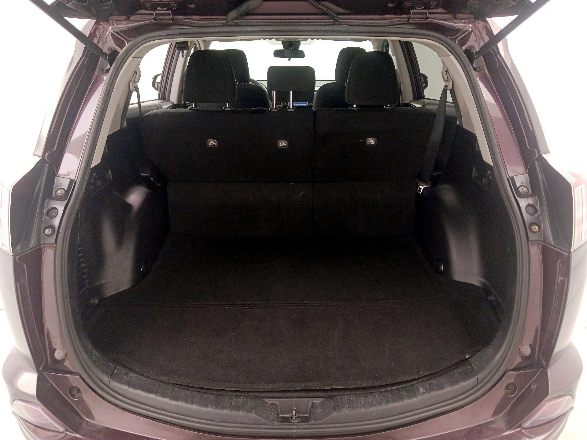 Thumbnail: 2018 Toyota RAV4 - 20