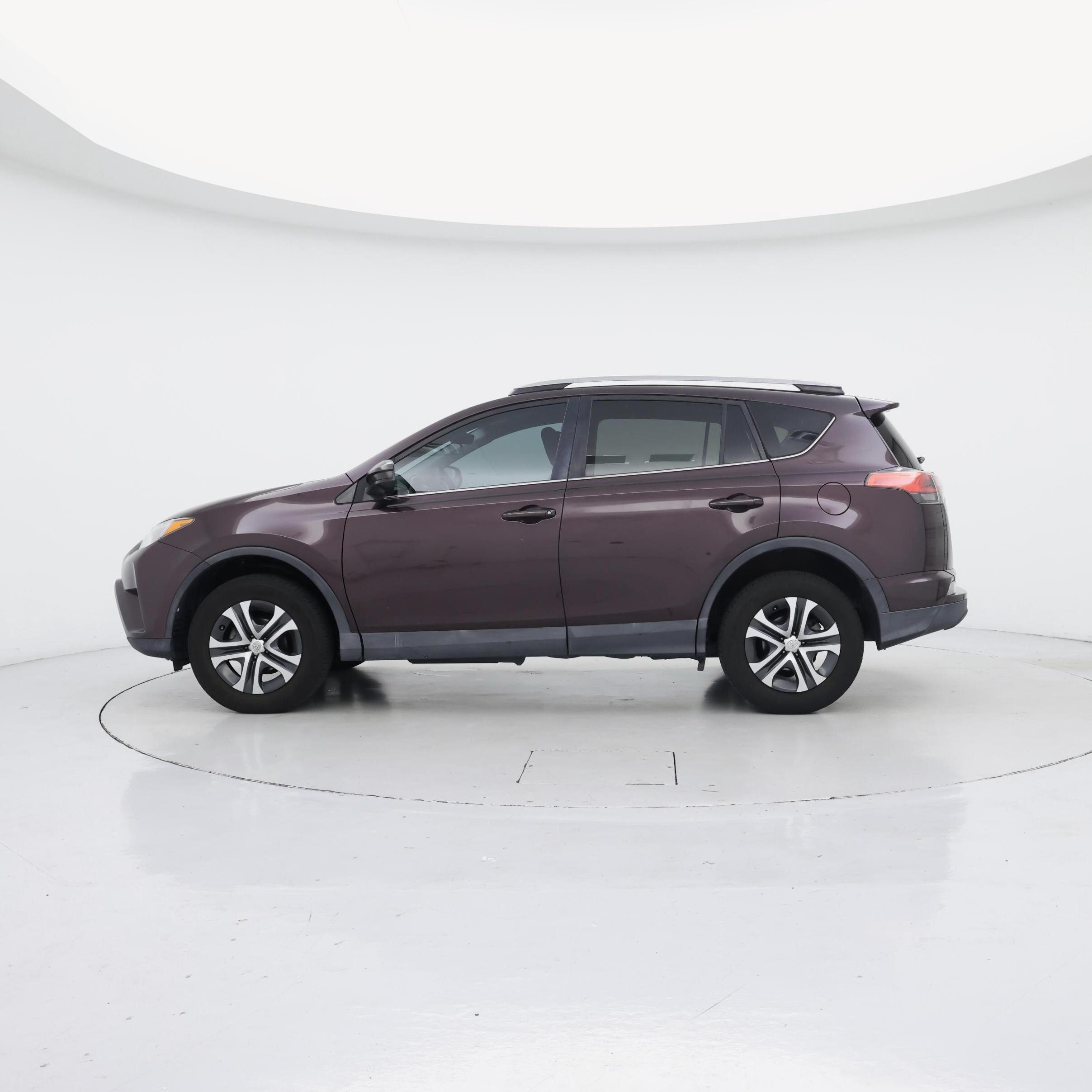 Thumbnail: 2018 Toyota RAV4 - 3