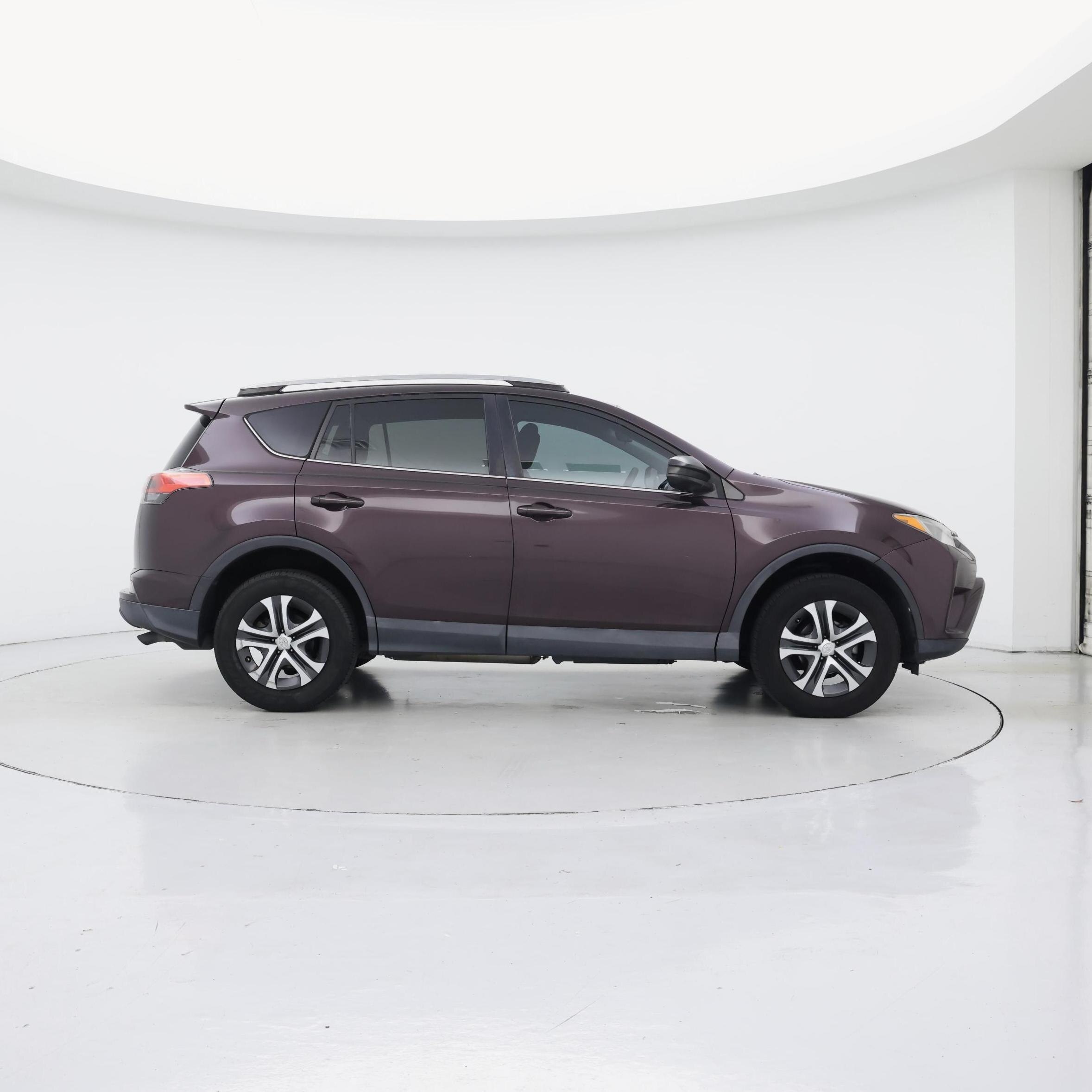 Thumbnail: 2018 Toyota RAV4 - 7