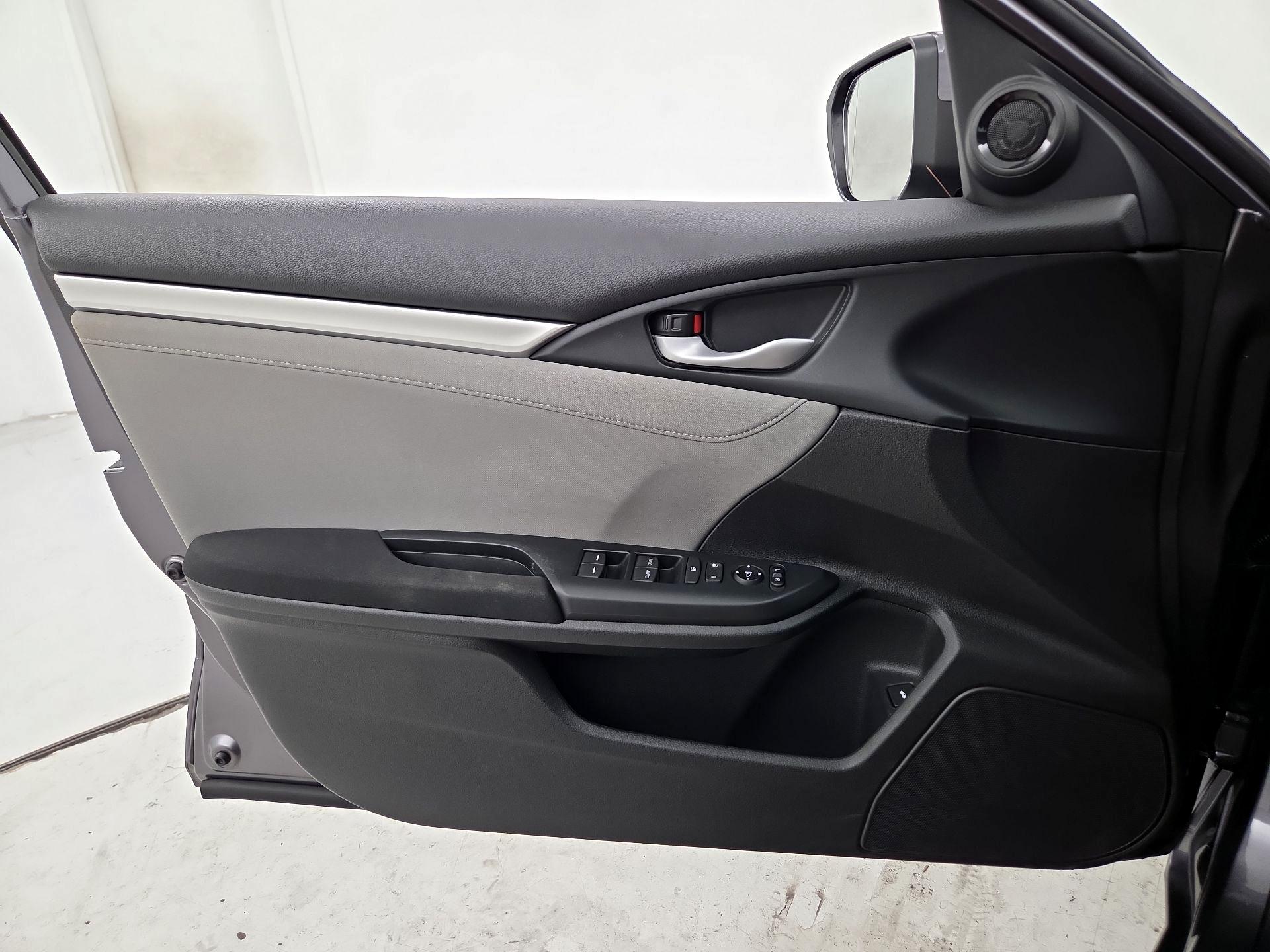Thumbnail: 2016 Honda Civic - 12