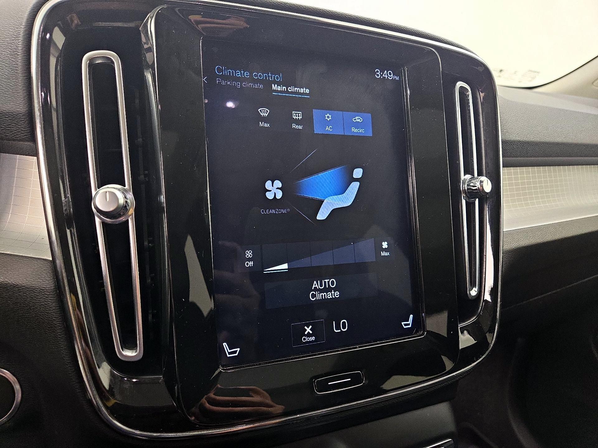 Thumbnail: 2020 Volvo XC40 - 16