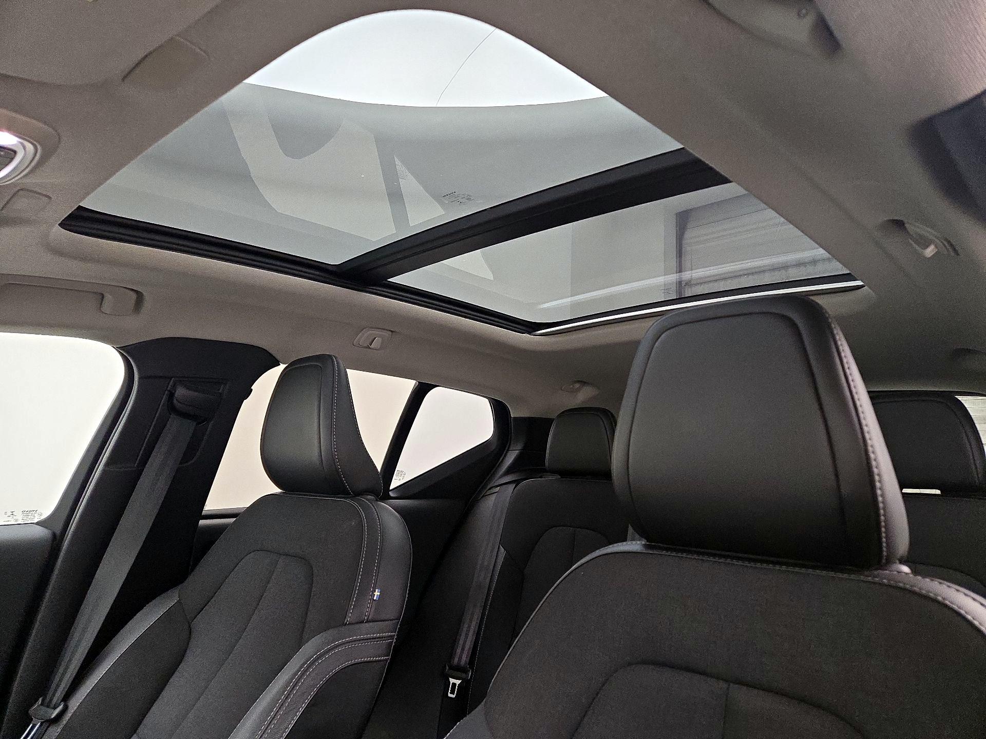 Thumbnail: 2020 Volvo XC40 - 19