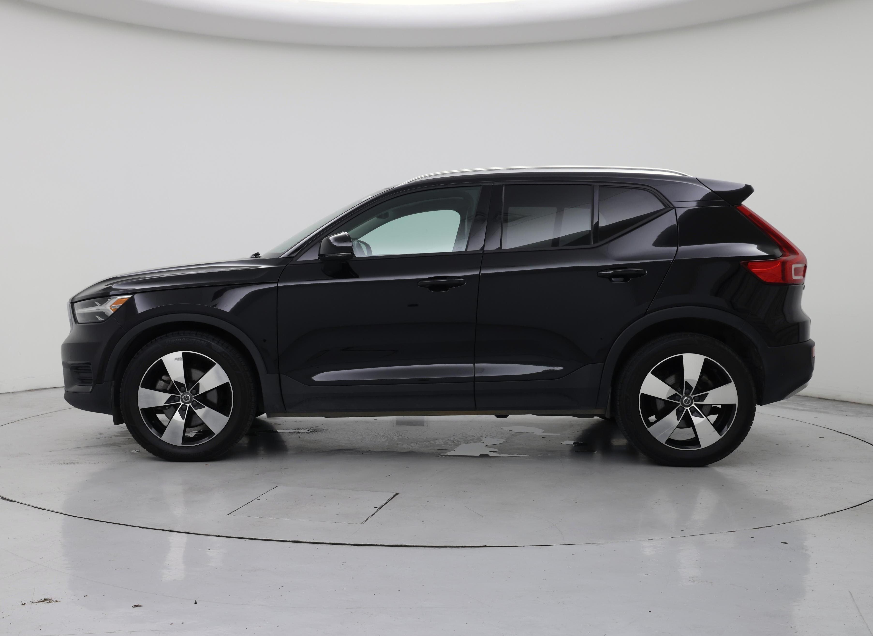 Thumbnail: 2020 Volvo XC40 - 3