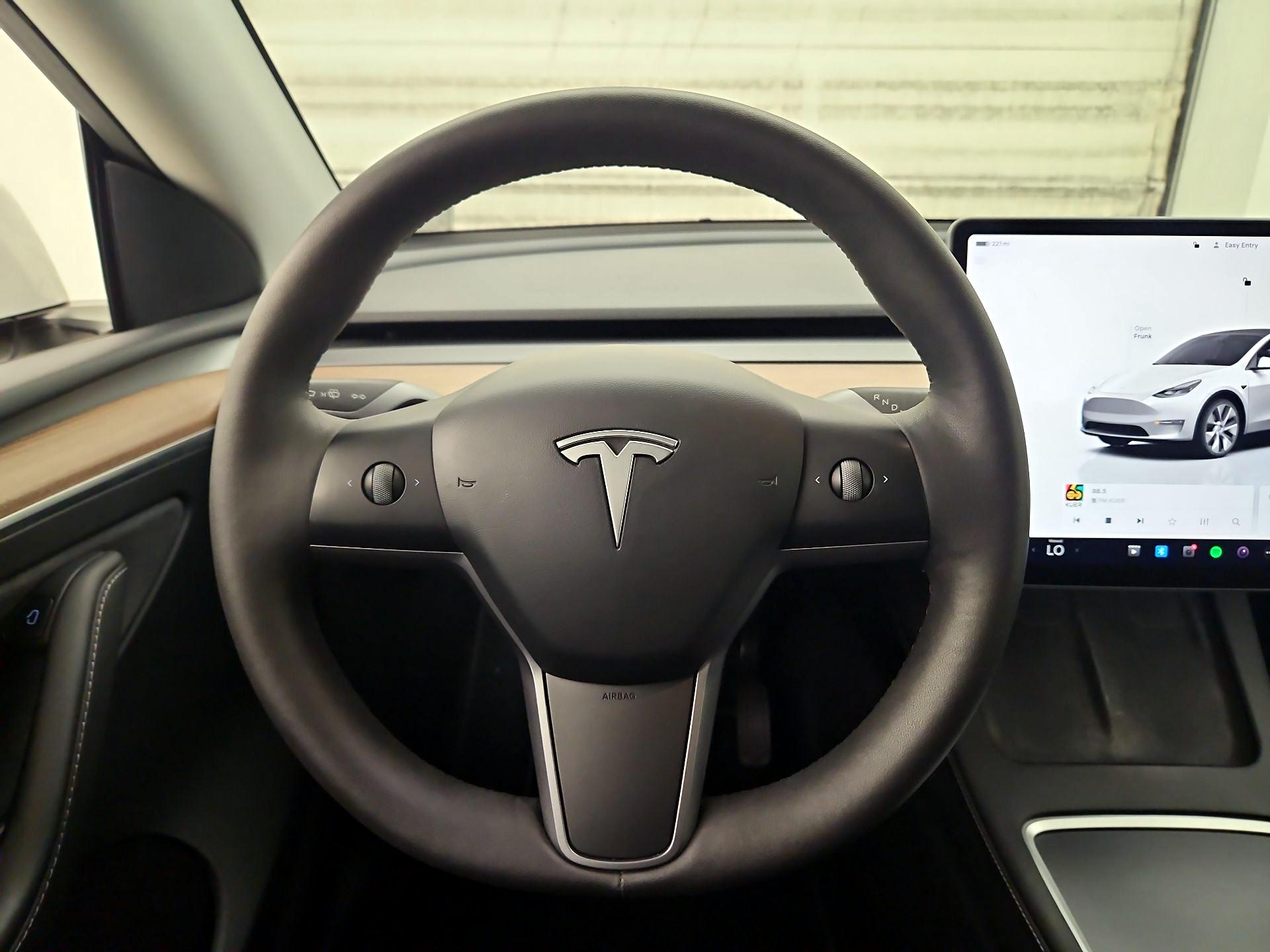Thumbnail: 2023 Tesla Model Y - 10