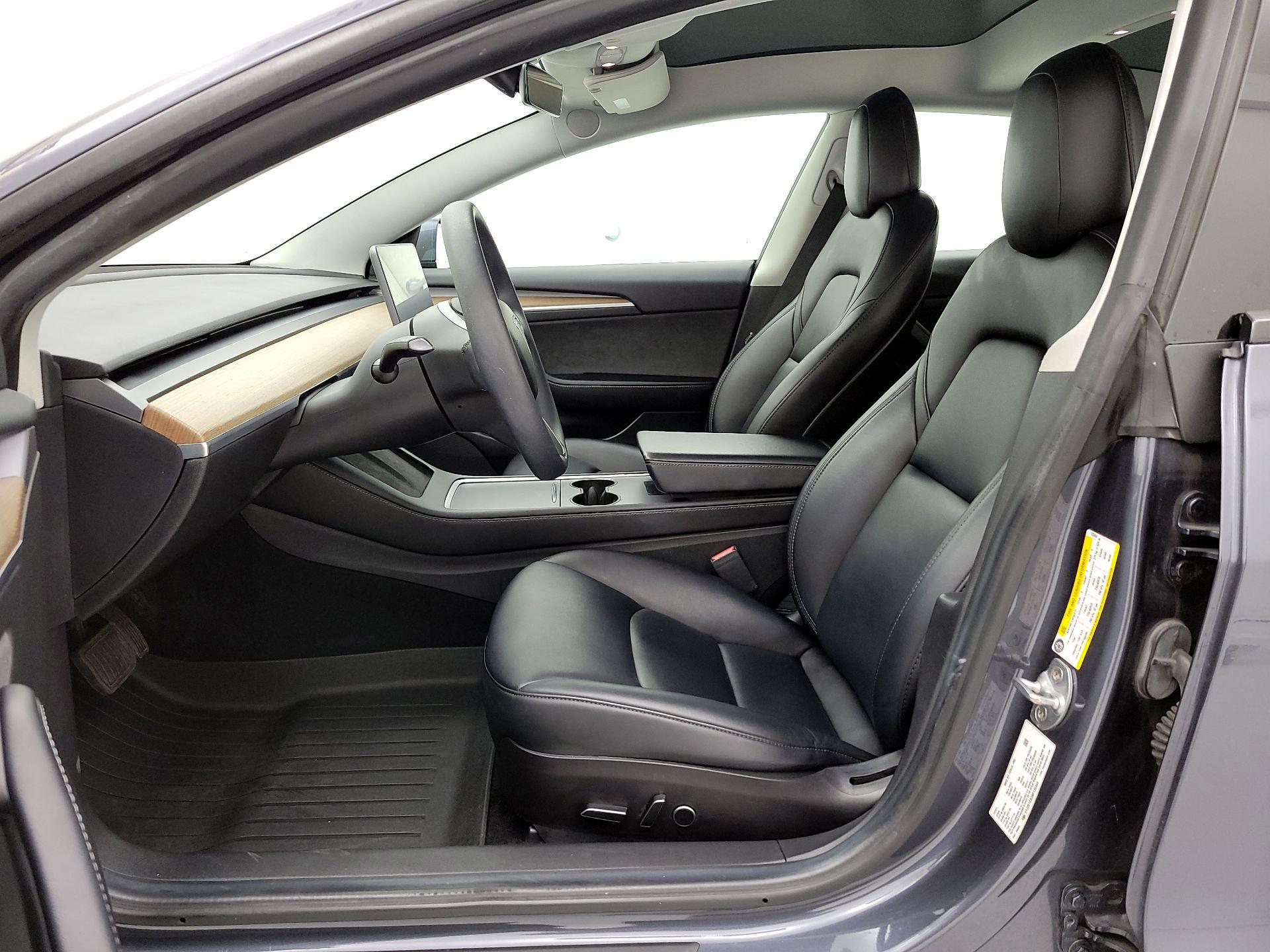 Thumbnail: 2022 Tesla Model 3 - 11