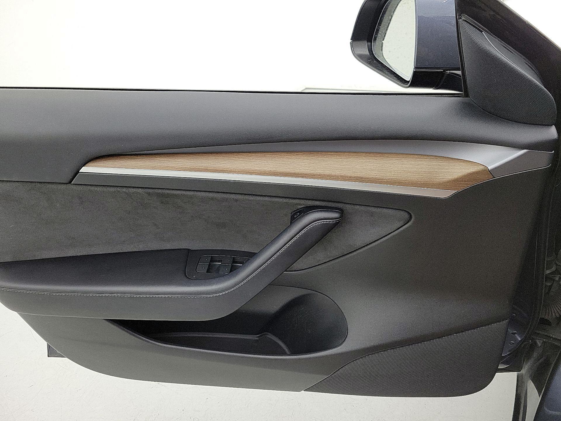 Thumbnail: 2022 Tesla Model 3 - 12