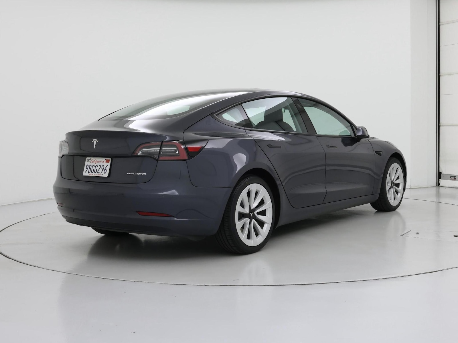 2022 Tesla Model 3 Long Range - Photo 9