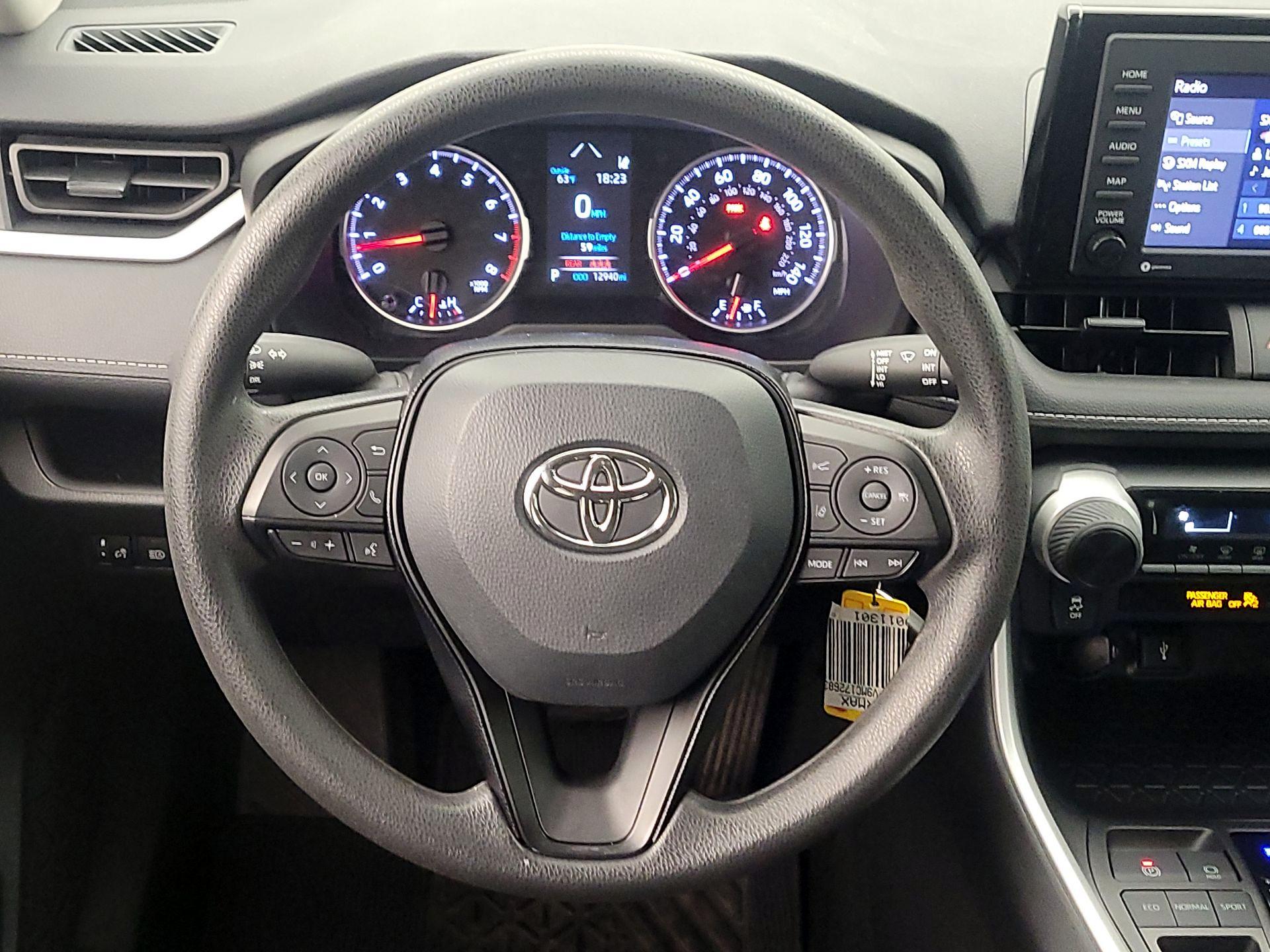 Thumbnail: 2021 Toyota RAV4 - 10