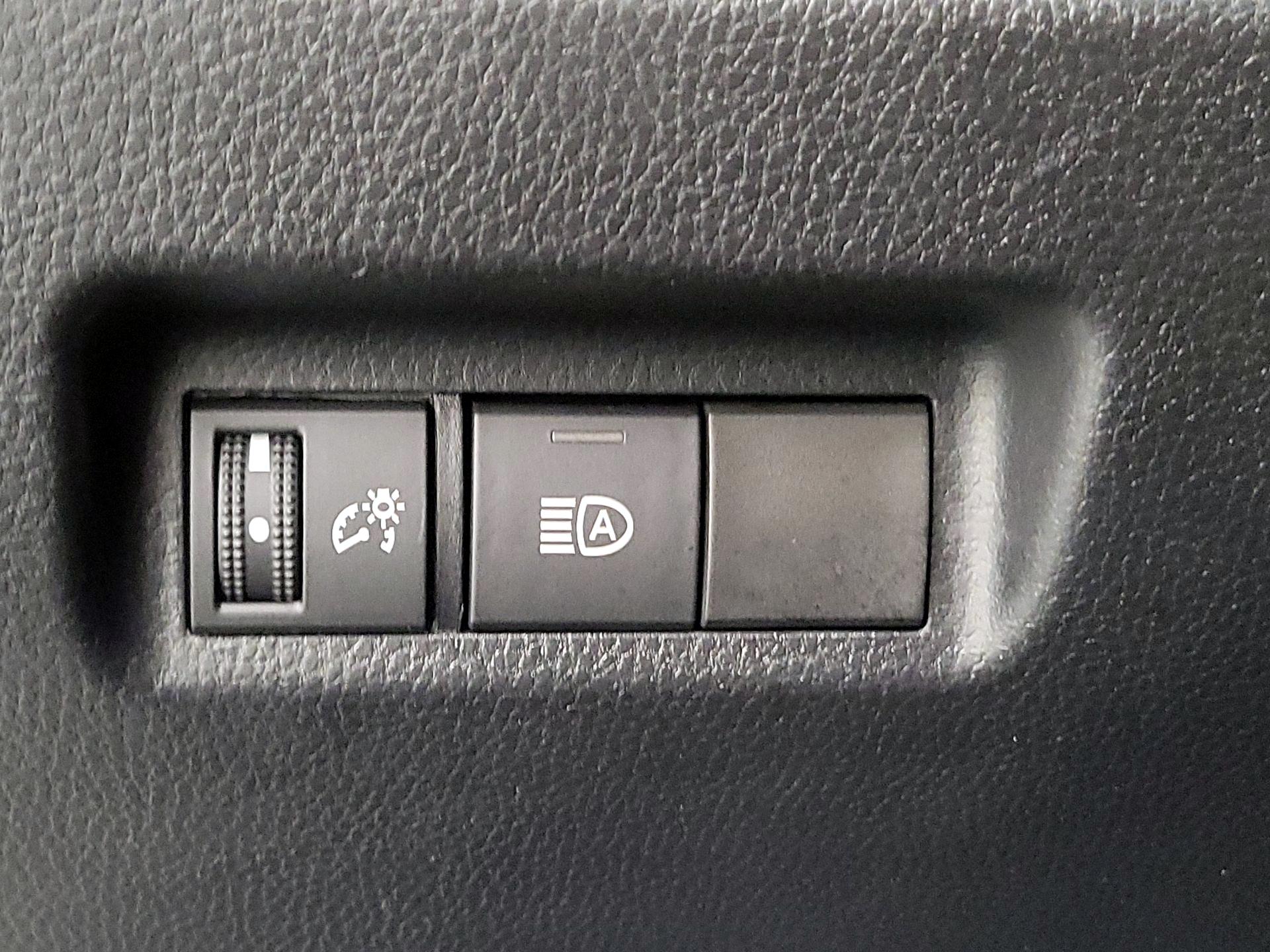 Thumbnail: 2021 Toyota RAV4 - 13