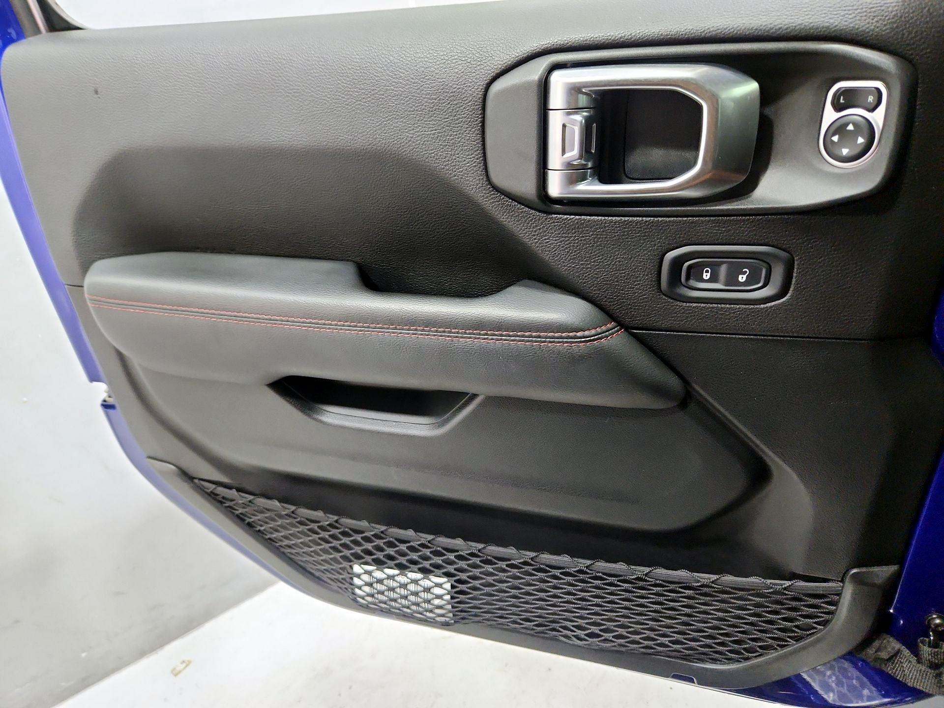 Thumbnail: 2019 Jeep Wrangler - 12