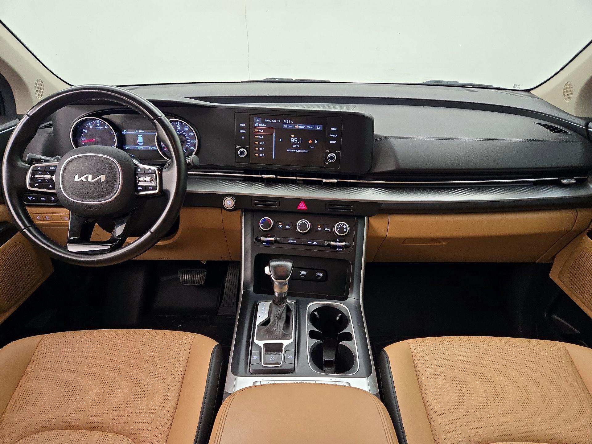 Thumbnail: 2023 Kia Carnival - 9
