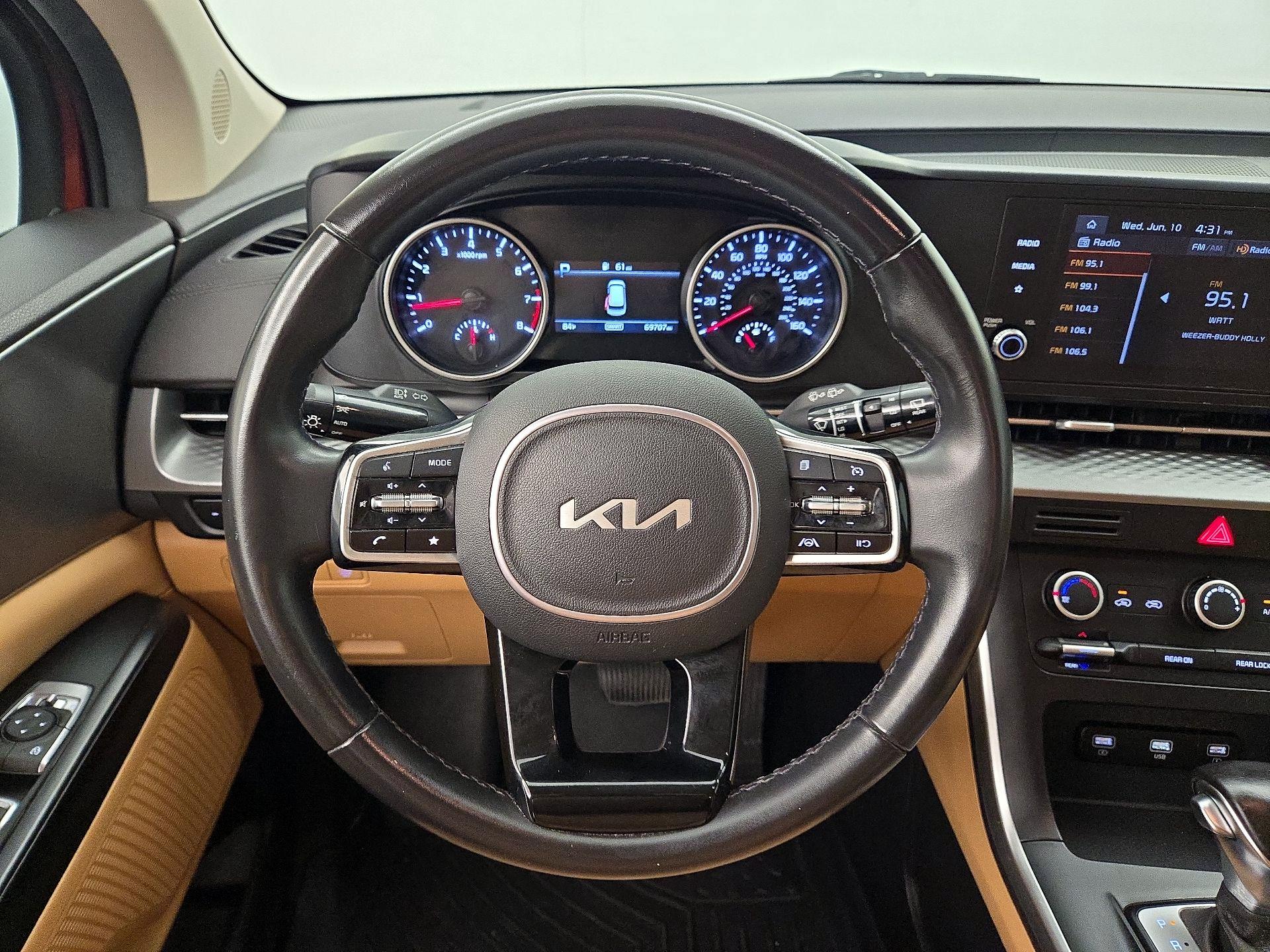 Thumbnail: 2023 Kia Carnival - 10