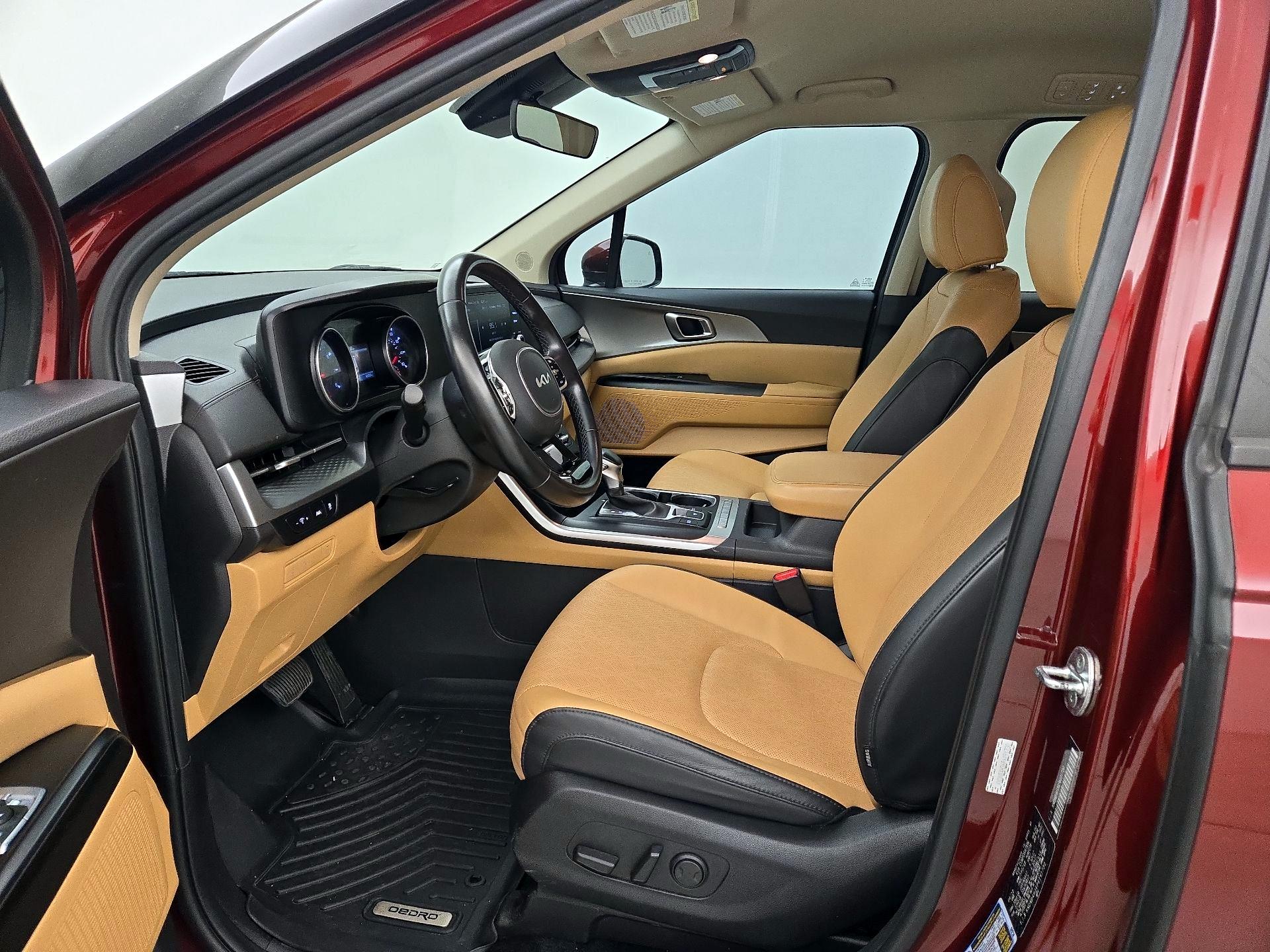 Thumbnail: 2023 Kia Carnival - 11