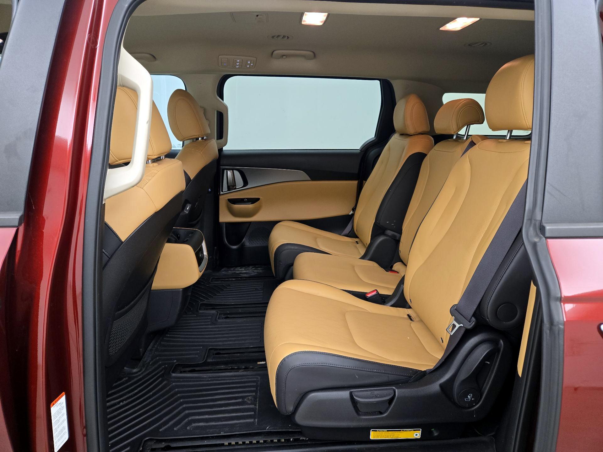 Thumbnail: 2023 Kia Carnival - 19