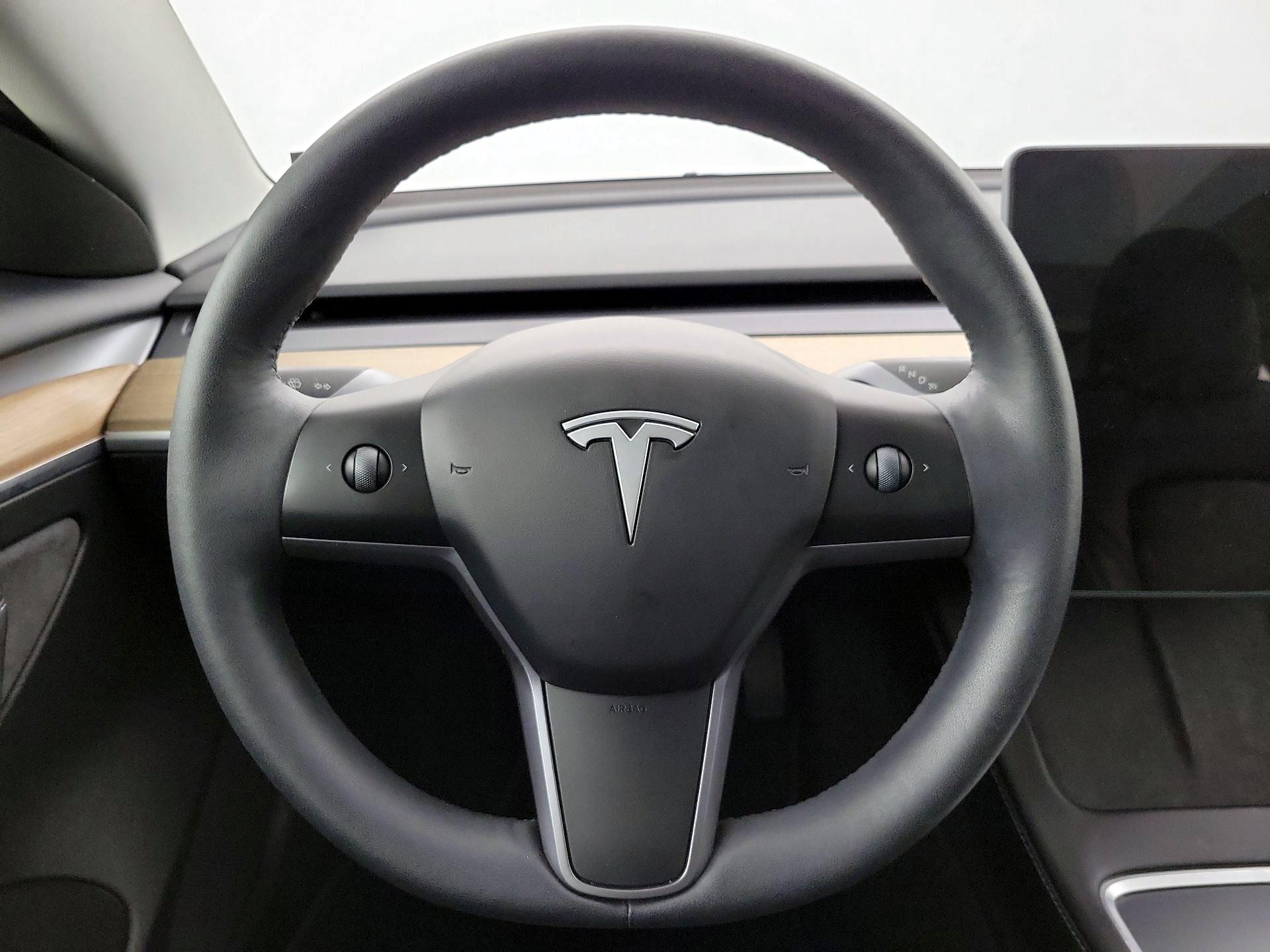 Thumbnail: 2023 Tesla Model 3 - 10