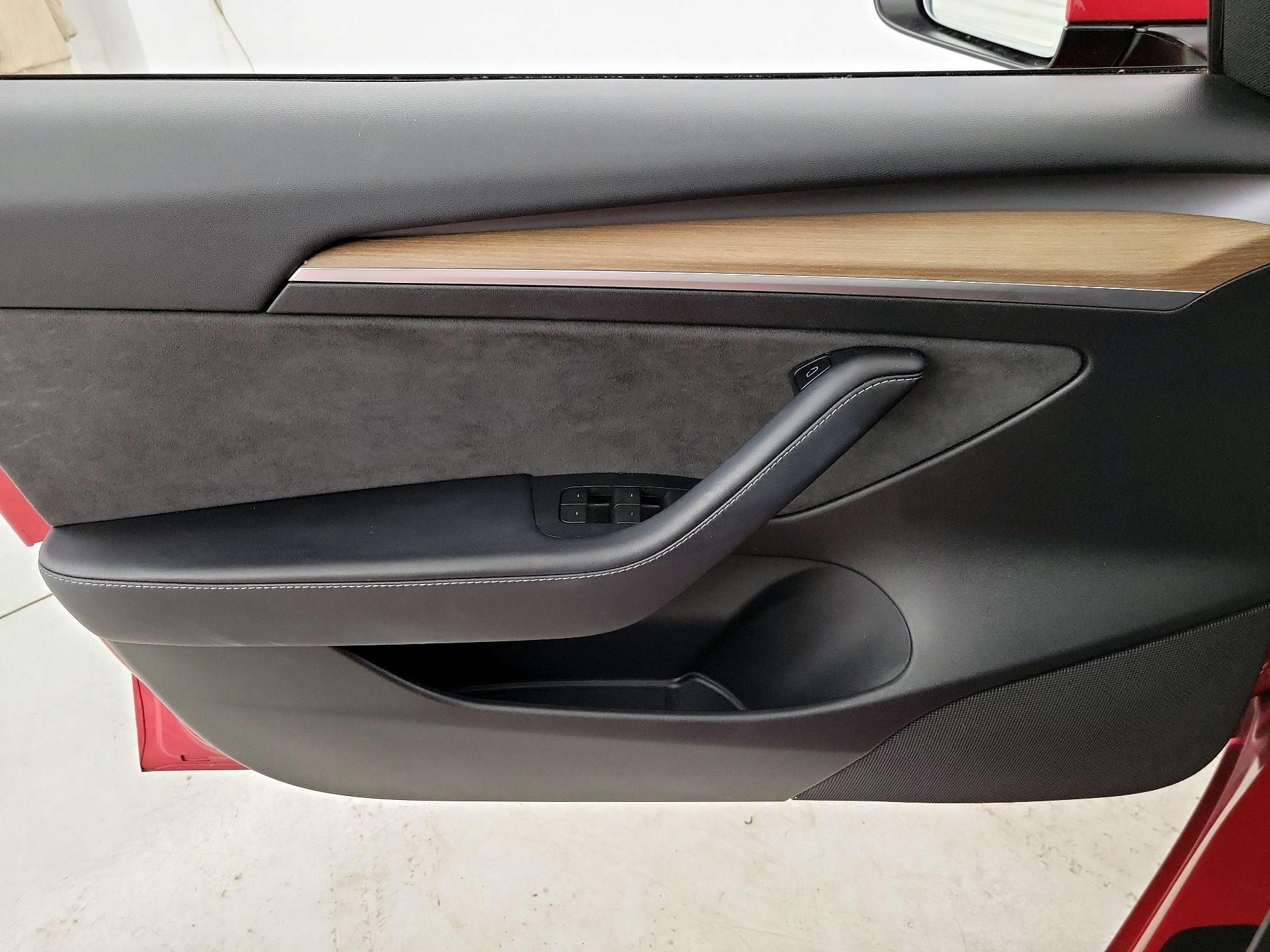 Thumbnail: 2023 Tesla Model 3 - 12