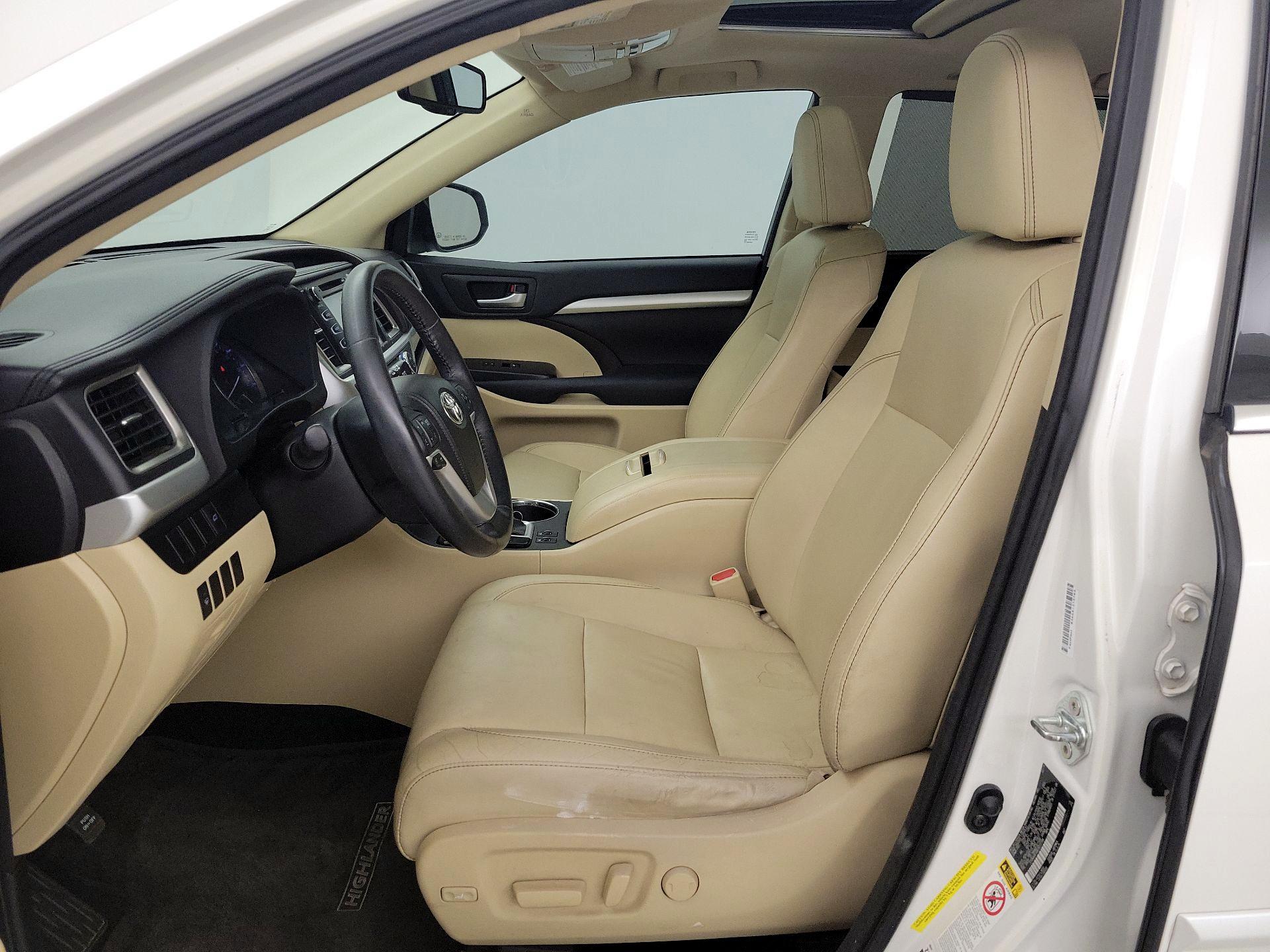 Thumbnail: 2014 Toyota Highlander - 11