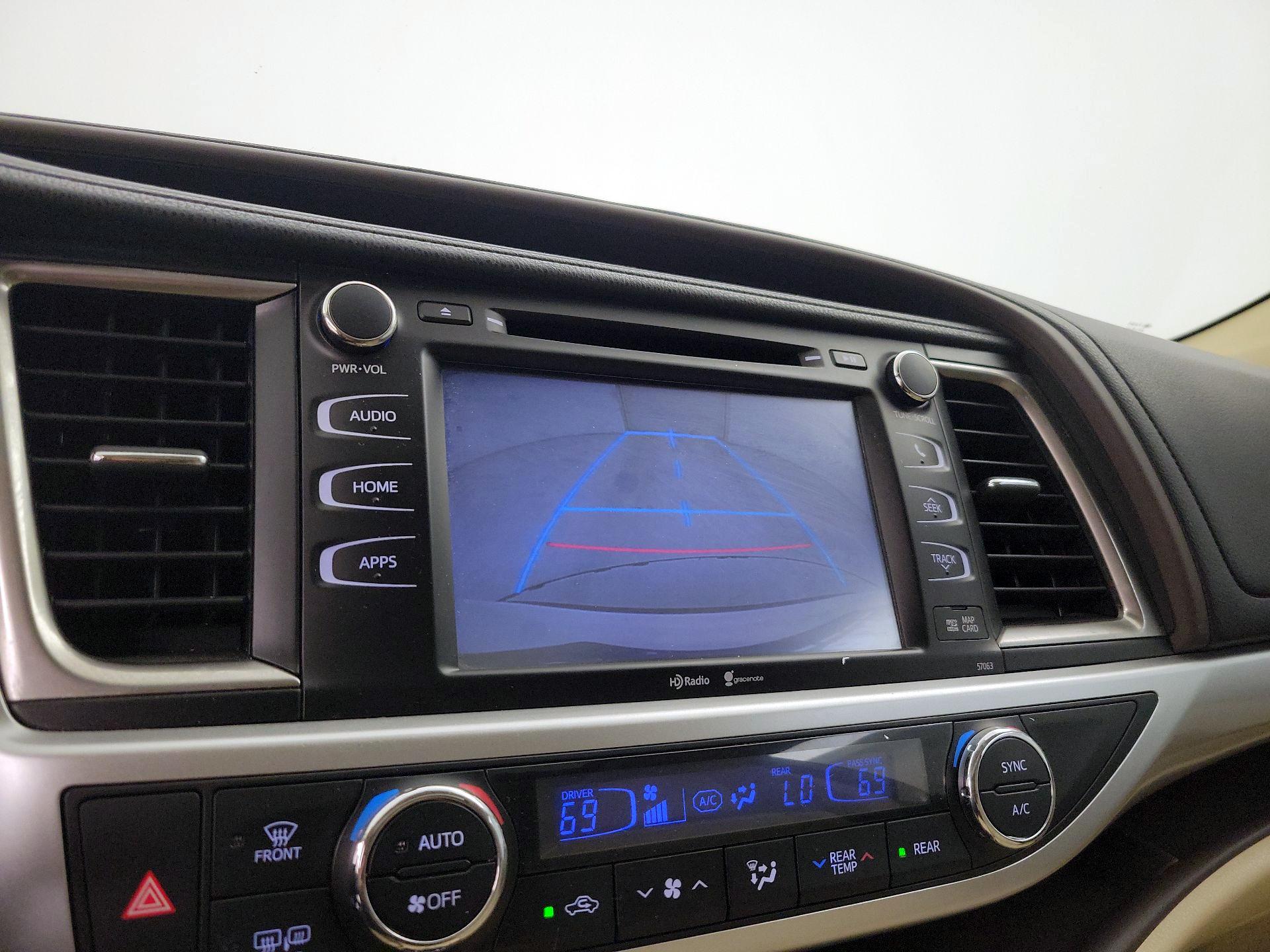 Thumbnail: 2014 Toyota Highlander - 14