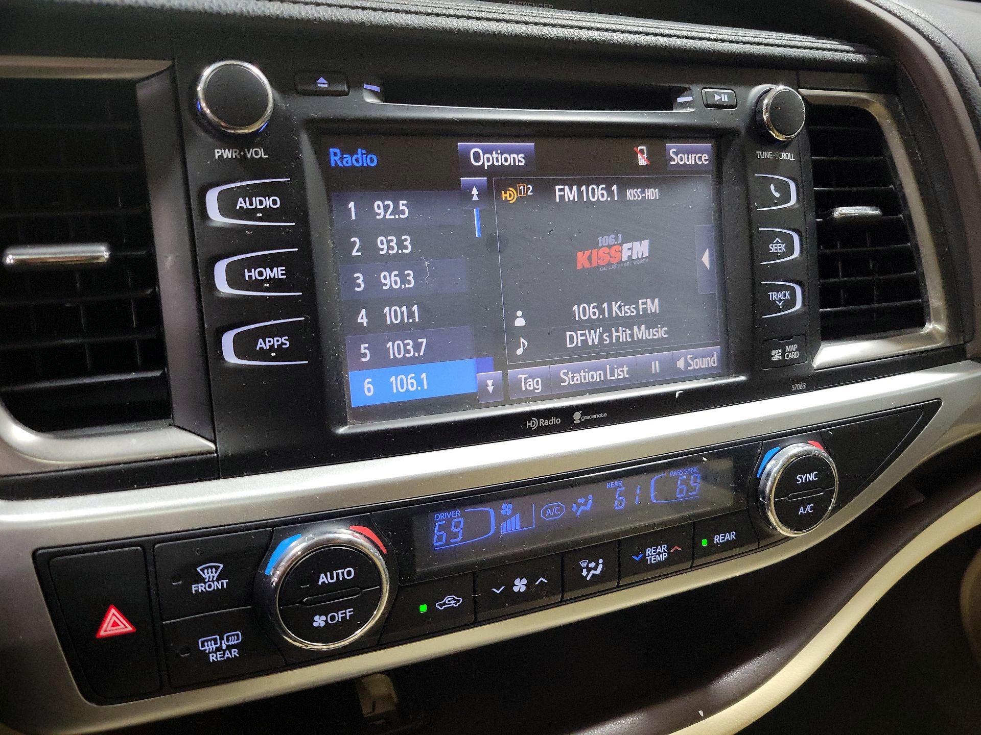 Thumbnail: 2014 Toyota Highlander - 15