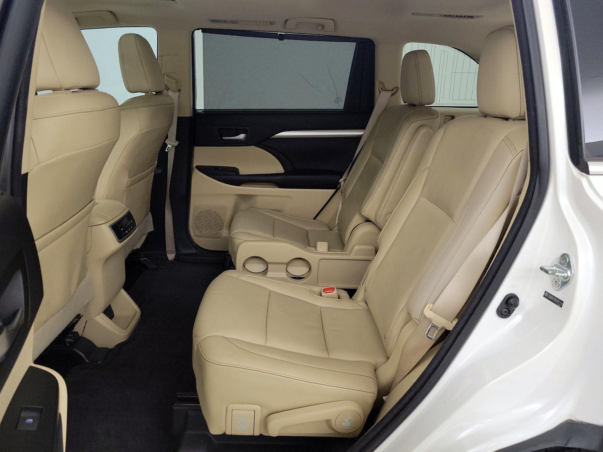 Thumbnail: 2014 Toyota Highlander - 19