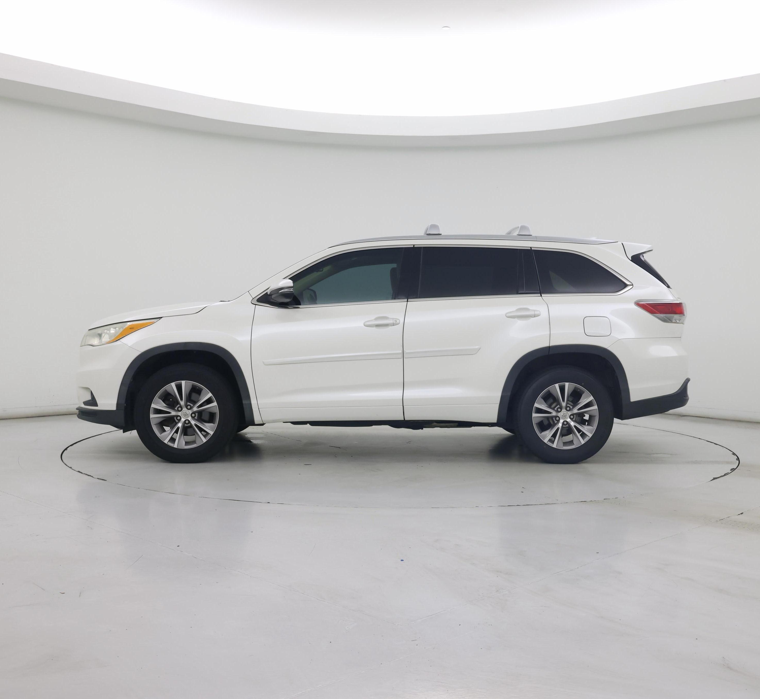 Thumbnail: 2014 Toyota Highlander - 3