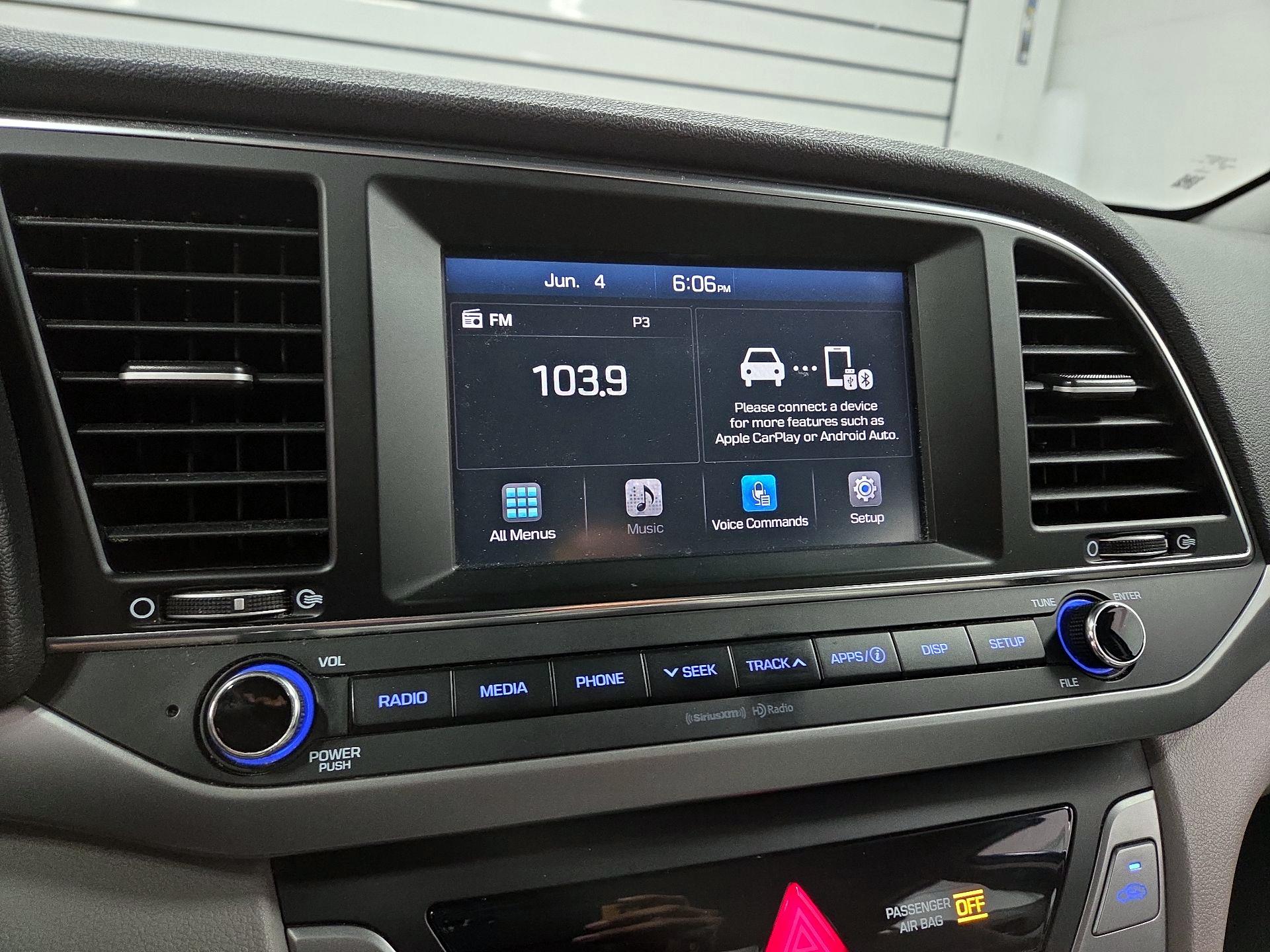 Thumbnail: 2018 Hyundai Elantra - 11