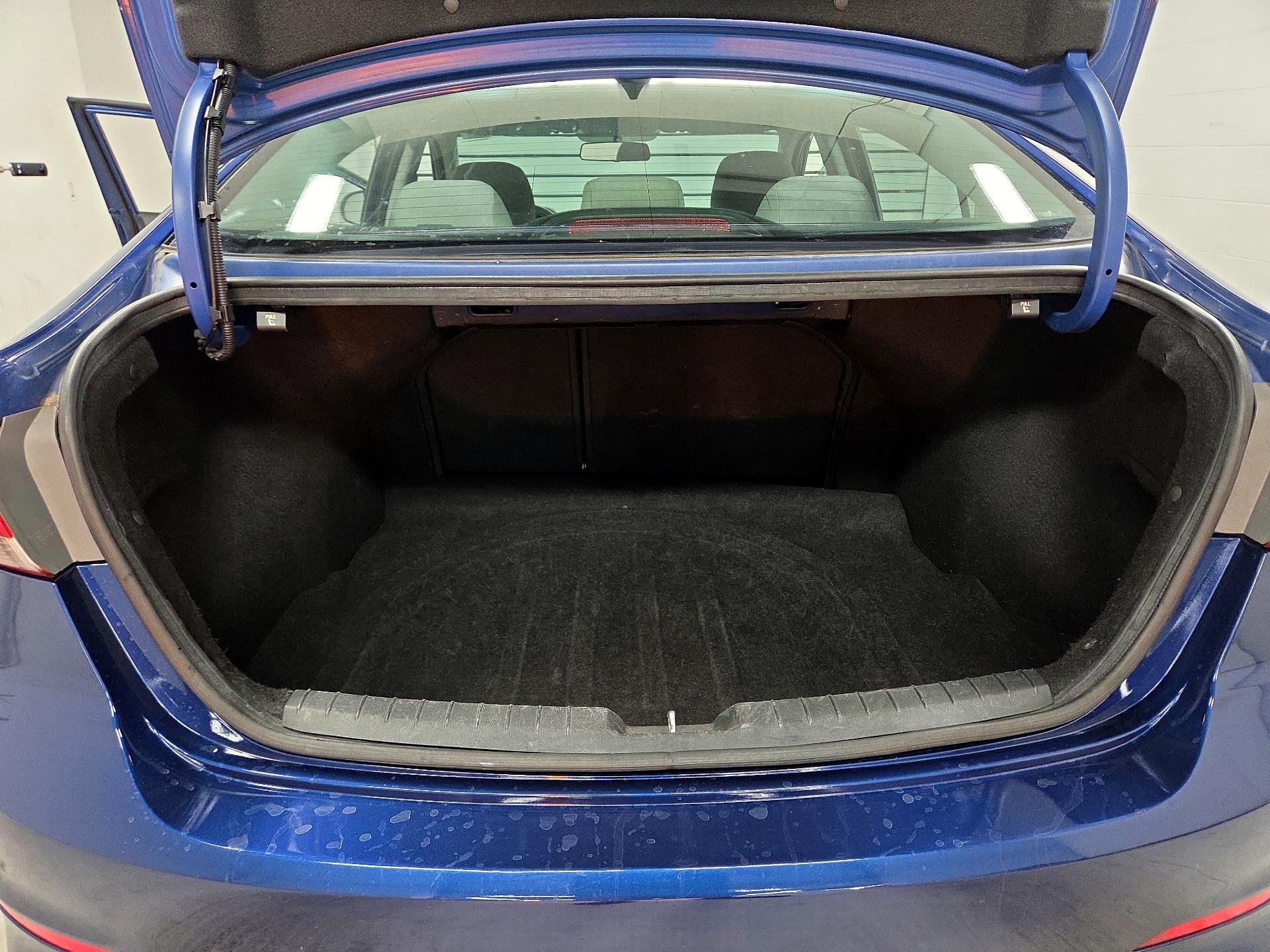 Thumbnail: 2018 Hyundai Elantra - 14